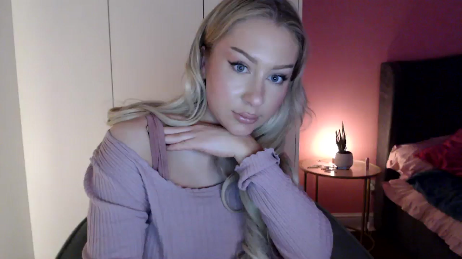 Gallery image thumbnail from PetiteAvax's myfreecams stream on, 12/29/2023, 17:44 image 20 of 20