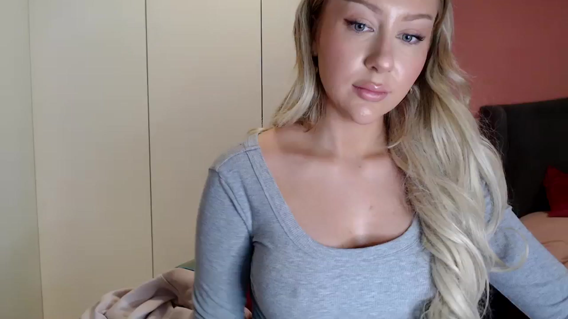 Gallery image thumbnail from PetiteAvax's myfreecams stream on, 12/30/2023, 16:50 image 8 of 20