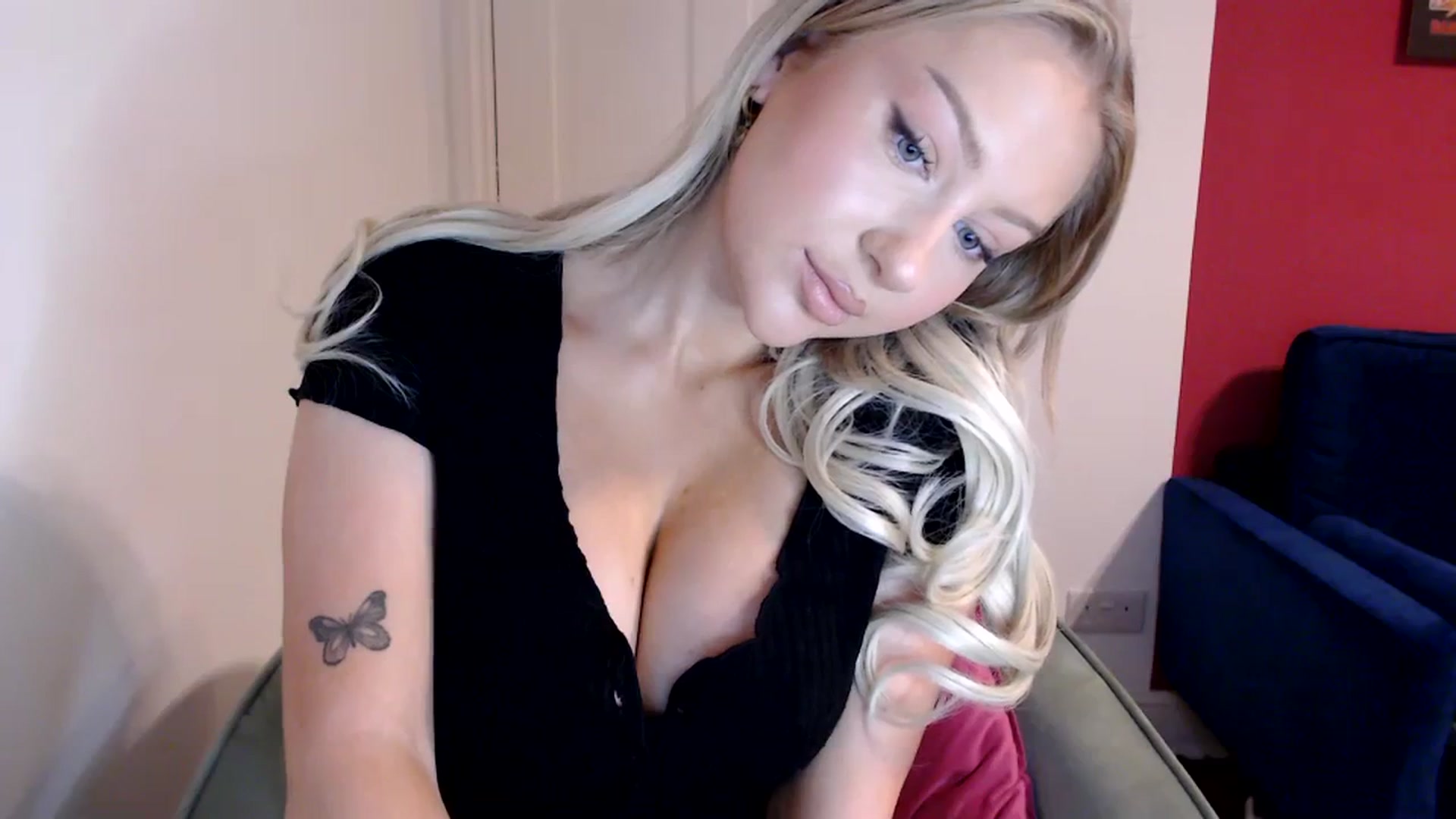 Gallery image thumbnail from PetiteAvax's myfreecams stream on, 01/01/2024, 16:12 image 5 of 20