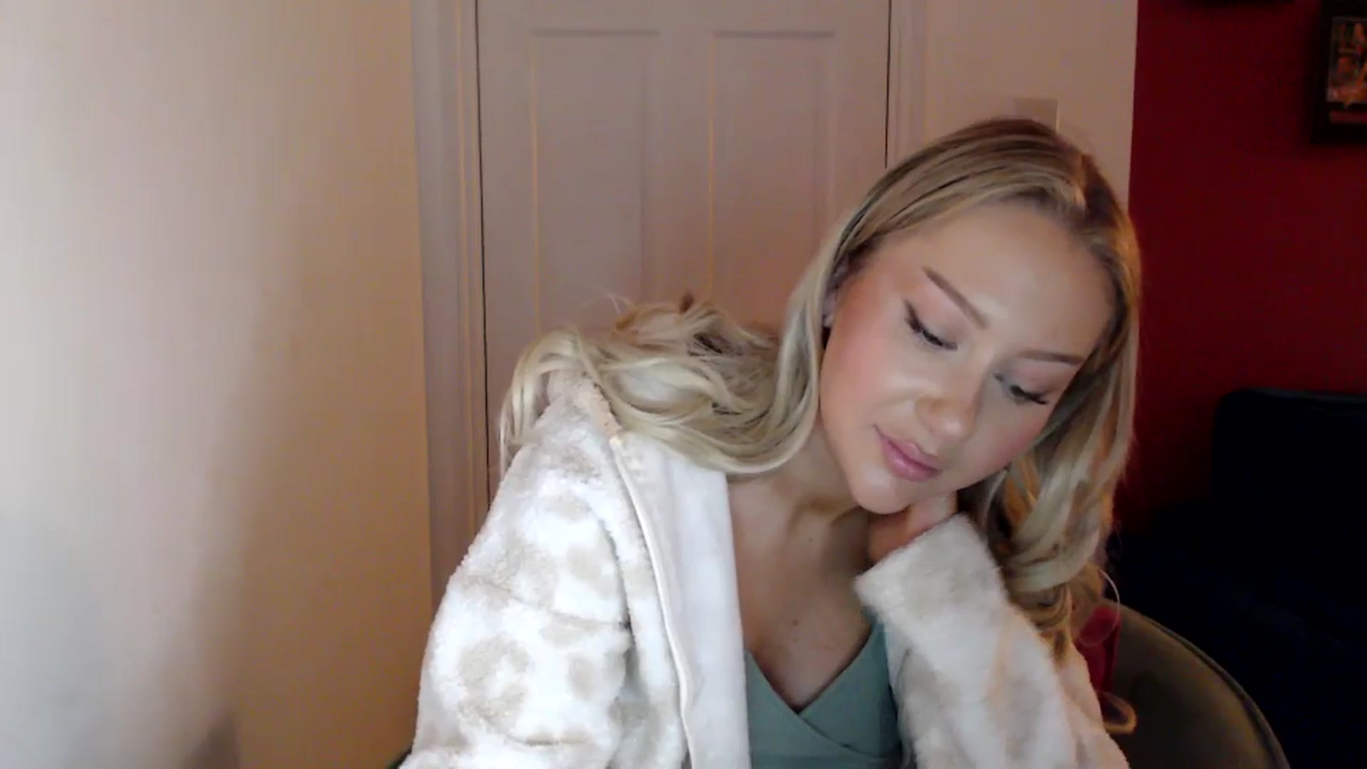 Gallery image thumbnail from PetiteAvax's myfreecams stream on, 01/01/2024, 17:07 image 20 of 20