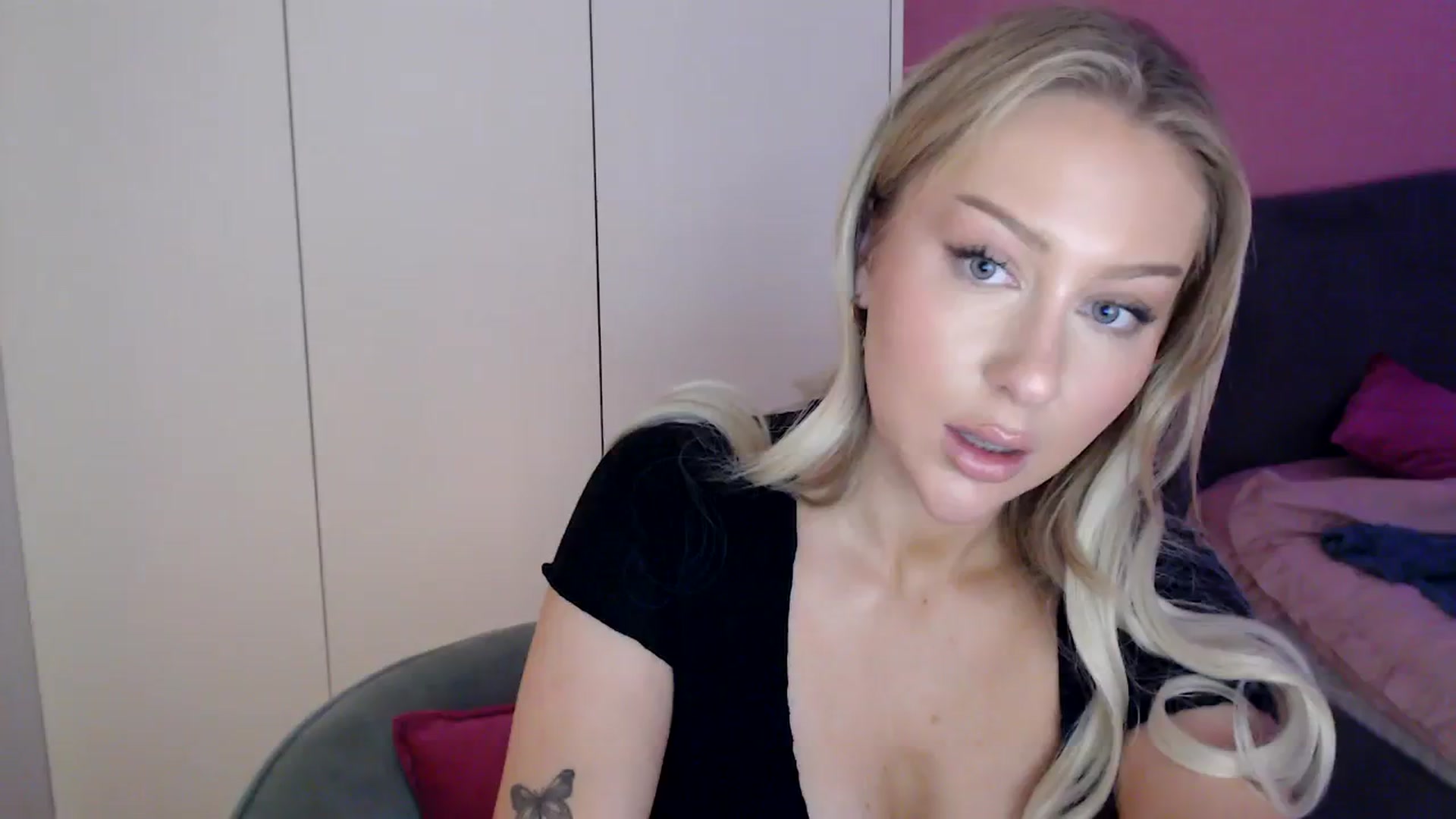 Gallery image thumbnail from PetiteAvax's myfreecams stream on, 01/01/2024, 21:09 image 5 of 20