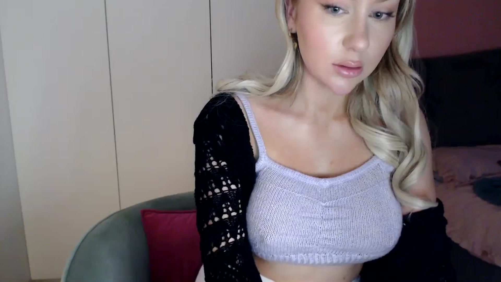 Gallery image thumbnail from PetiteAvax's myfreecams stream on, 01/02/2024, 16:19 image 20 of 20
