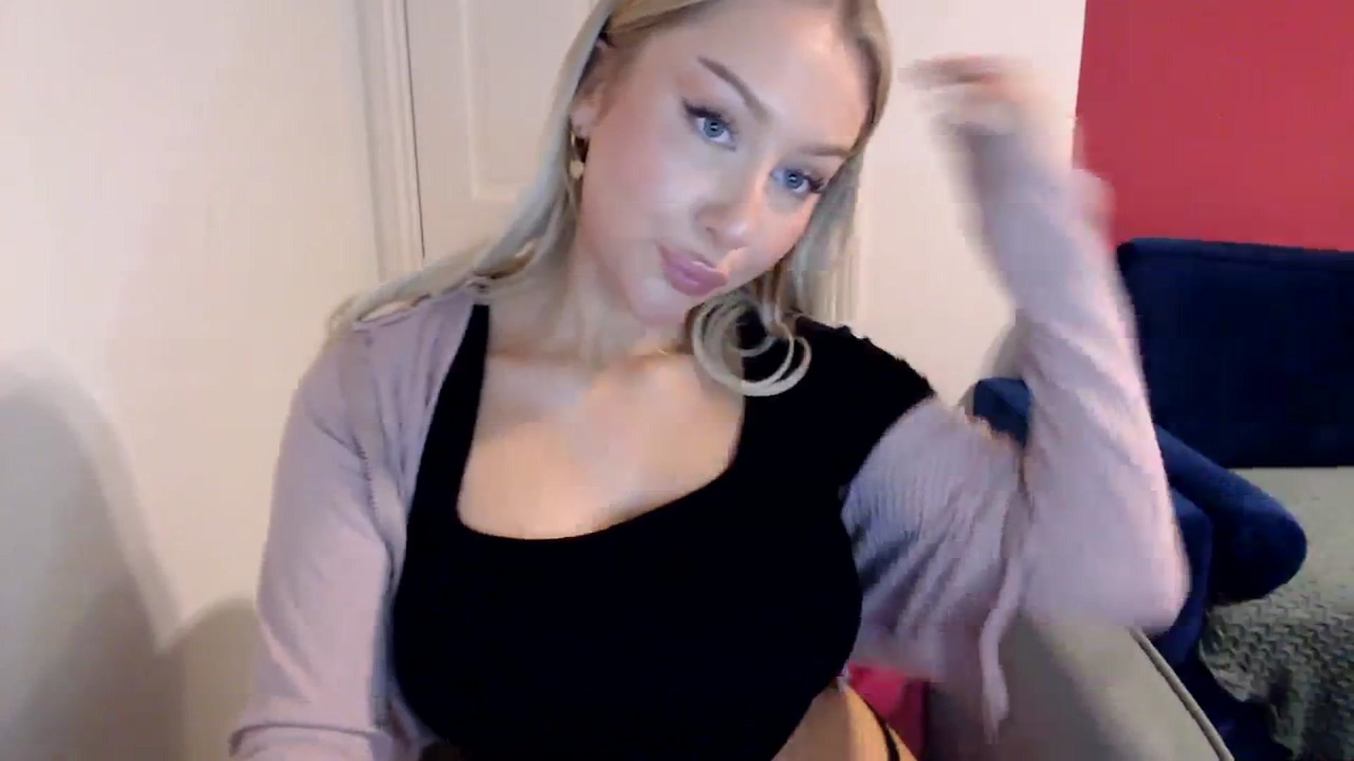 Gallery image thumbnail from PetiteAvax's myfreecams stream on, 01/03/2024, 15:21 image 14 of 20