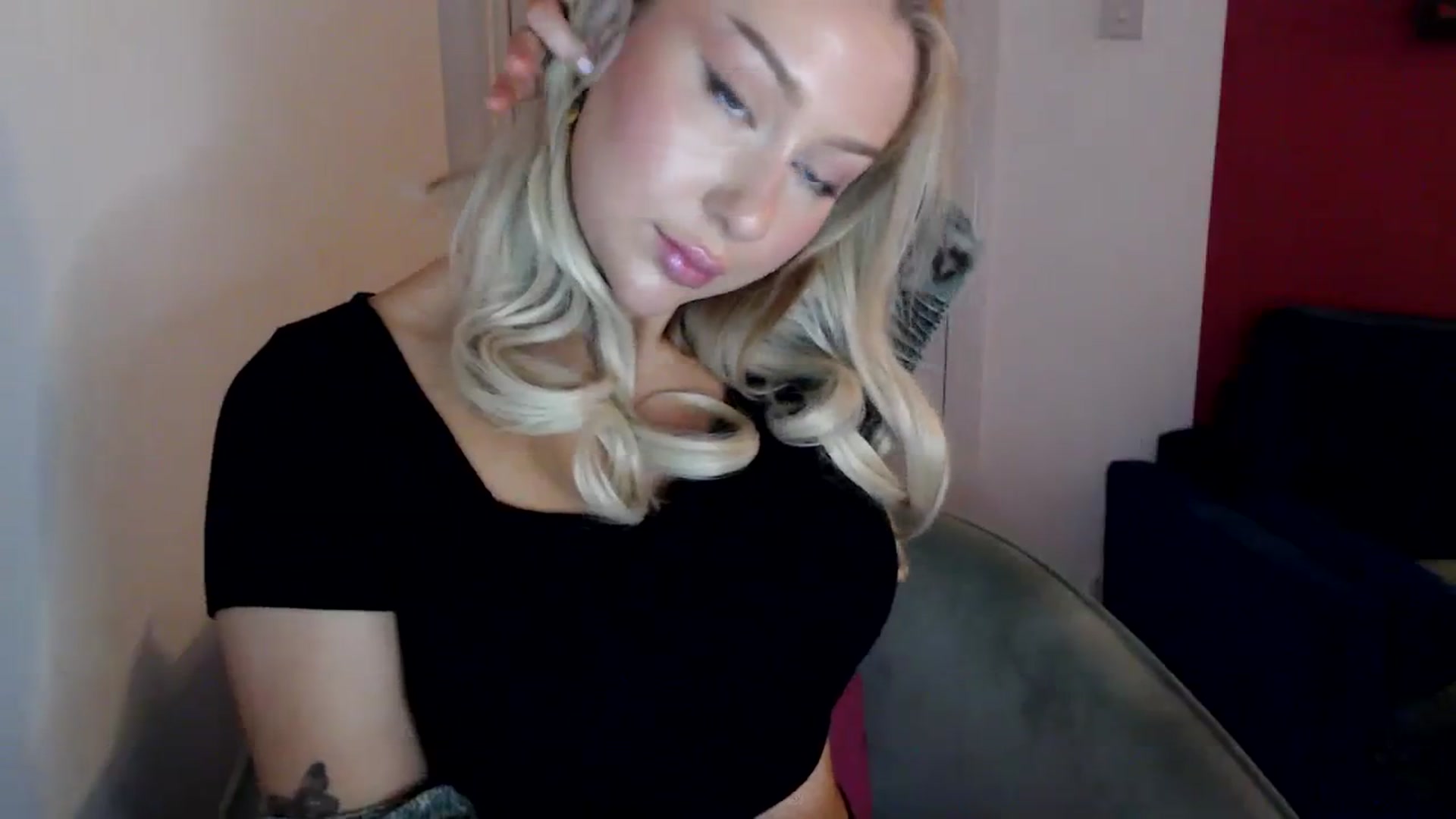 Gallery image thumbnail from PetiteAvax's myfreecams stream on, 01/03/2024, 16:11 image 9 of 20