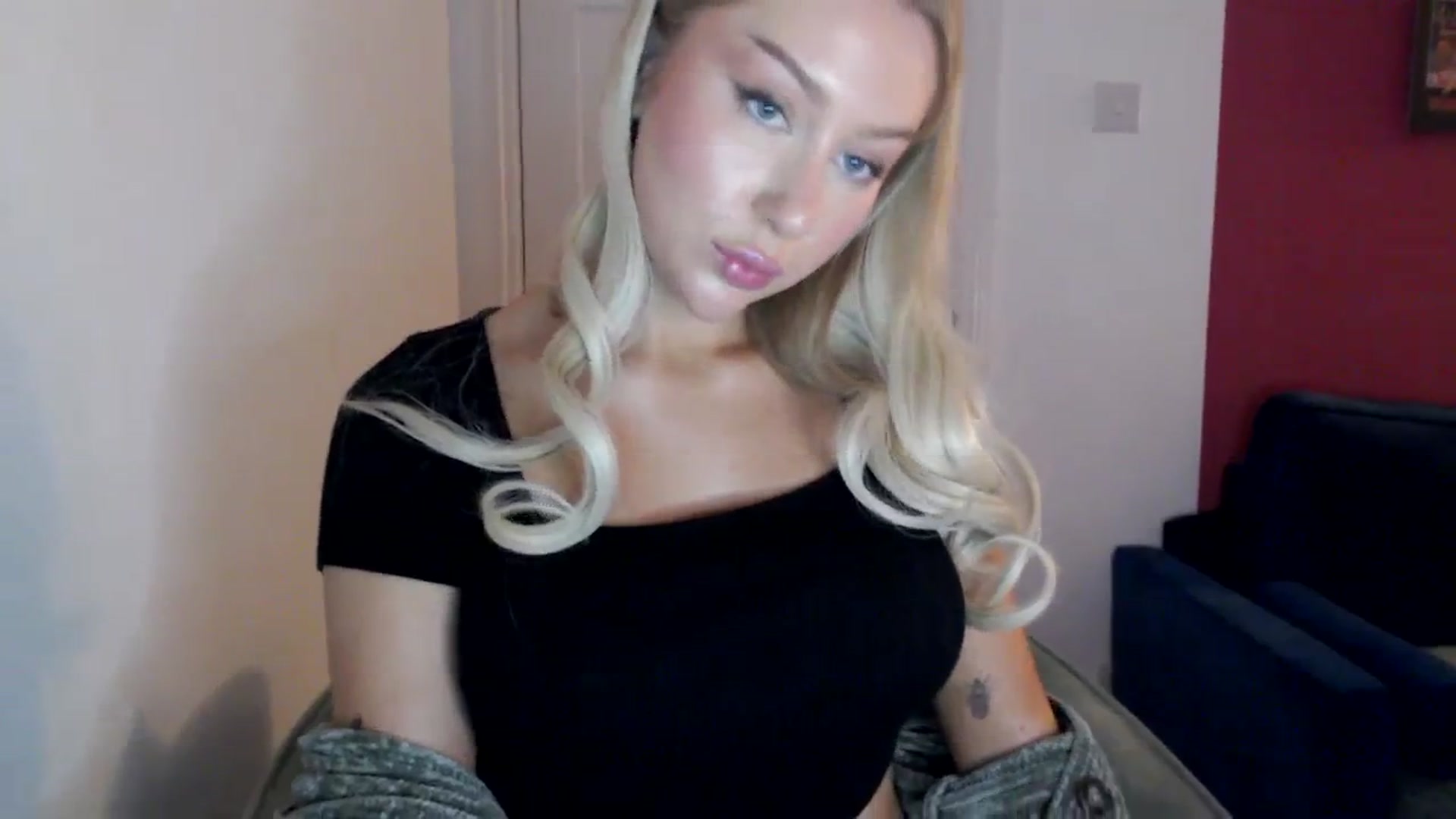 Gallery image thumbnail from PetiteAvax's myfreecams stream on, 01/03/2024, 16:11 image 4 of 20