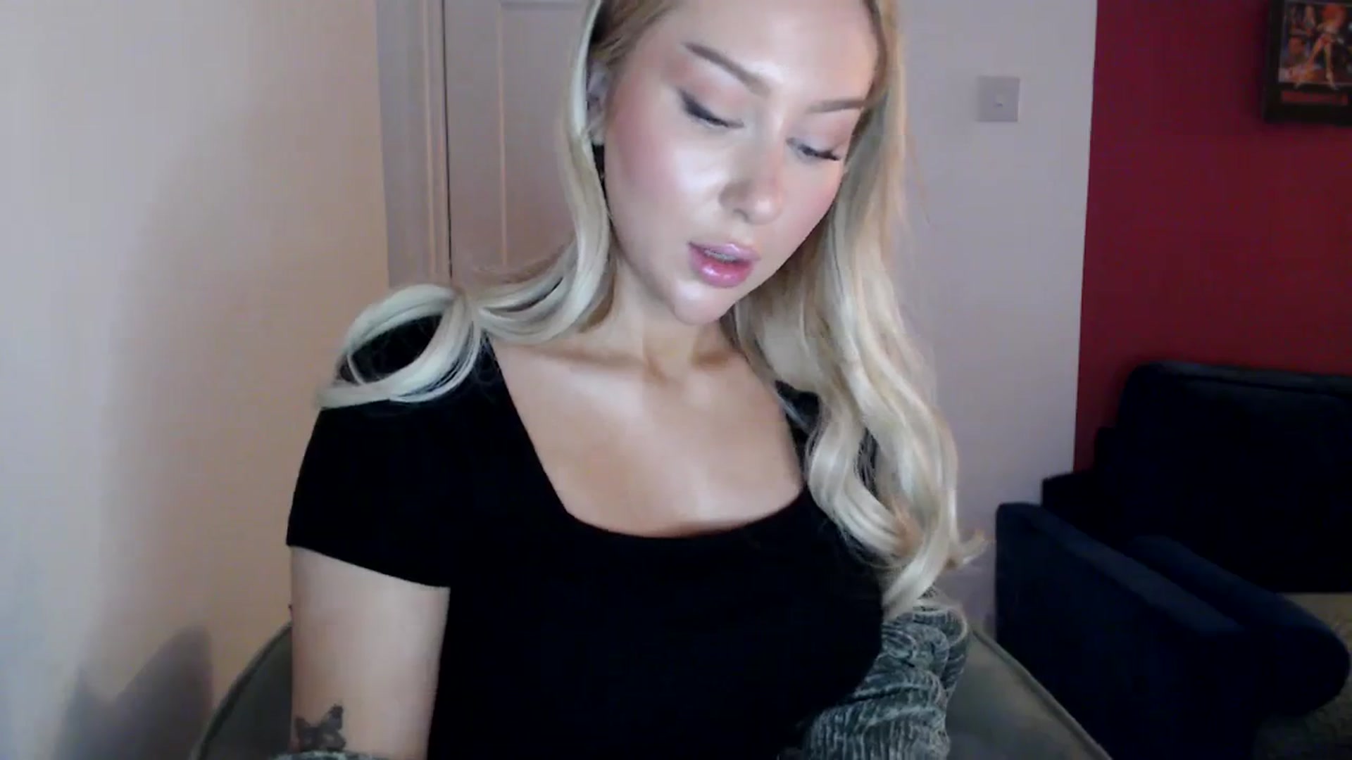Gallery image thumbnail from PetiteAvax's myfreecams stream on, 01/03/2024, 16:11 image 2 of 20