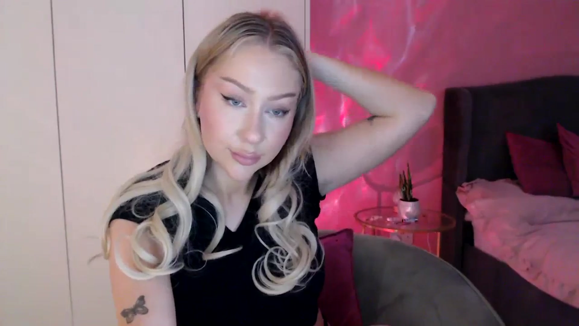 Gallery image thumbnail from PetiteAvax's myfreecams stream on, 01/07/2024, 17:19 image 15 of 20