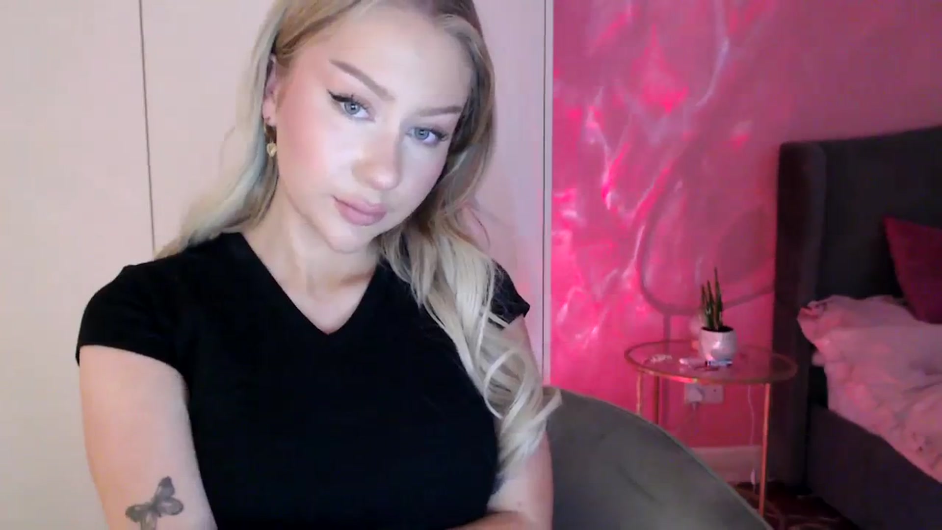 Gallery image thumbnail from PetiteAvax's myfreecams stream on, 01/07/2024, 17:19 image 8 of 20