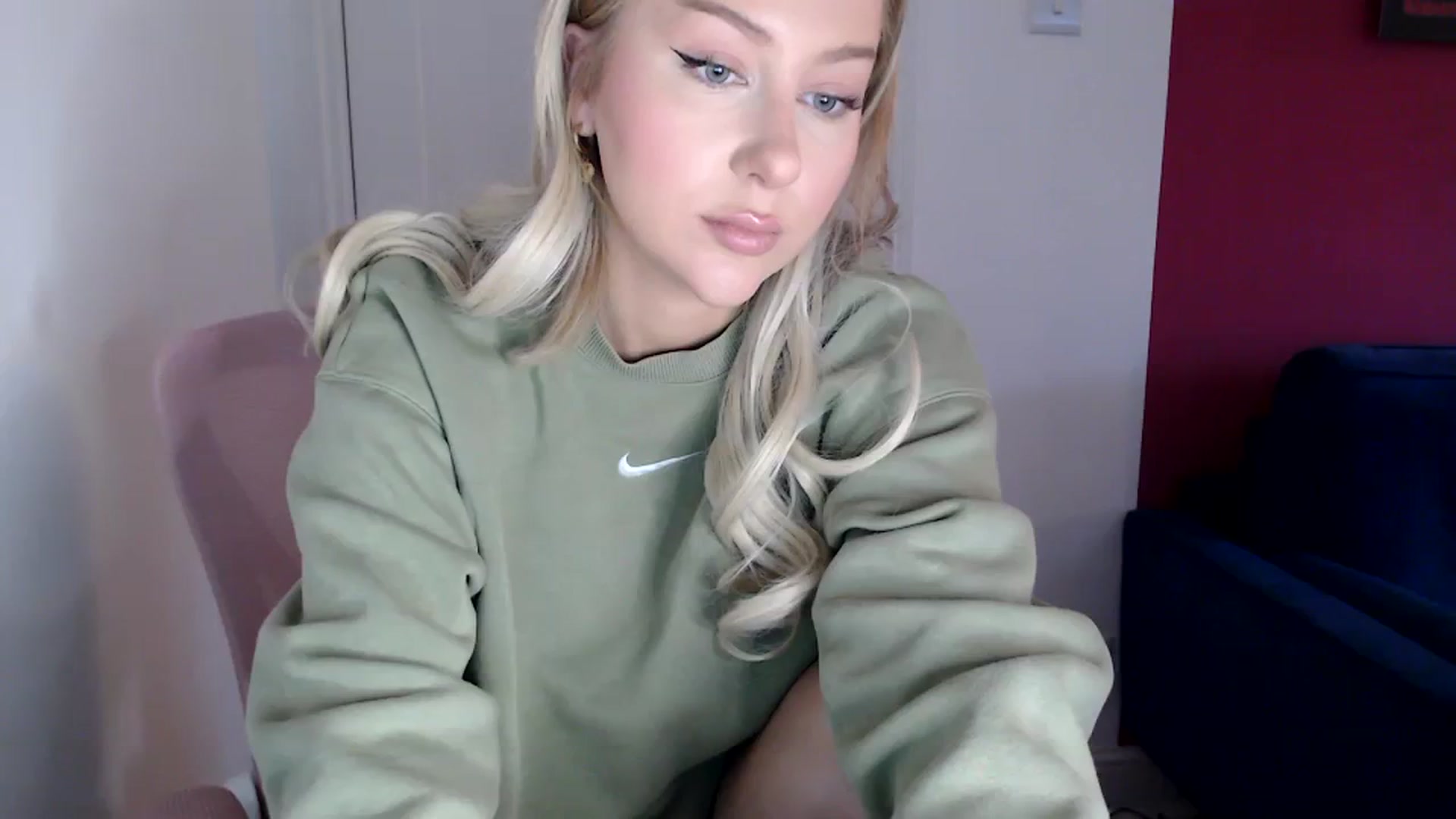 Gallery image thumbnail from PetiteAvax's myfreecams stream on, 01/08/2024, 15:35 image 1 of 20