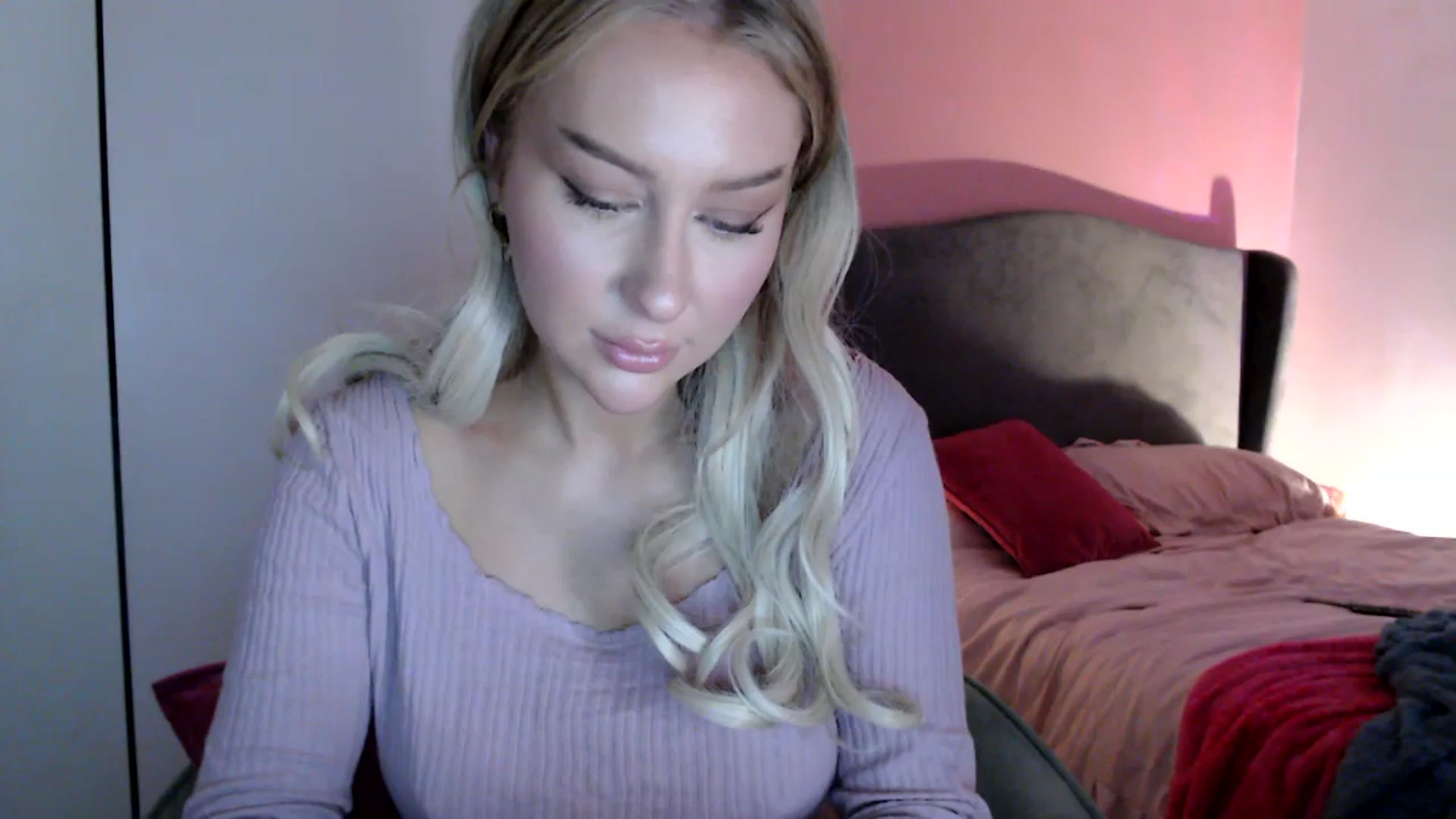 Gallery image thumbnail from PetiteAvax's myfreecams stream on, 01/09/2024, 18:41 image 16 of 20