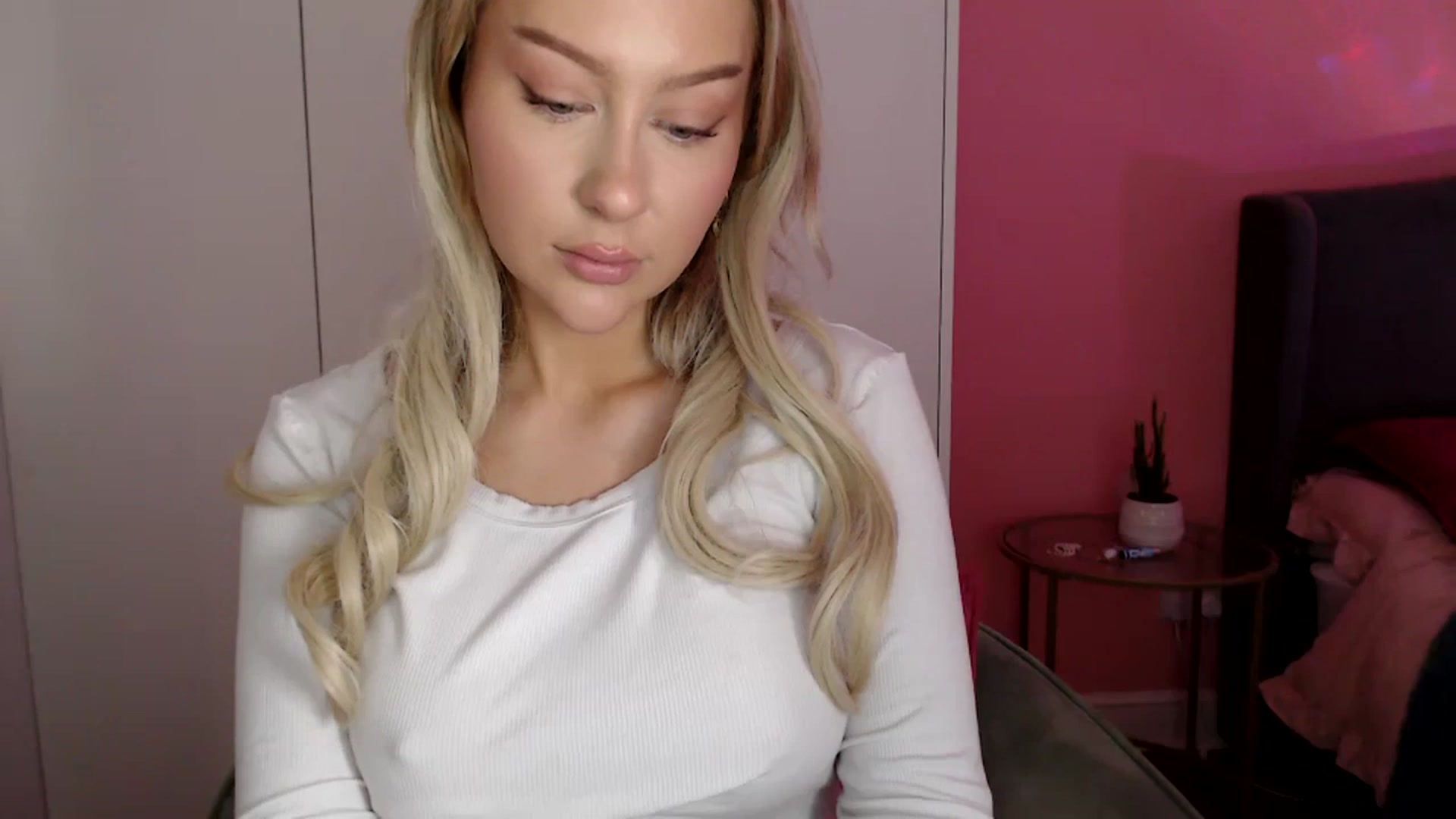 Gallery image thumbnail from PetiteAvax's myfreecams stream on, 01/11/2024, 14:21 image 20 of 20