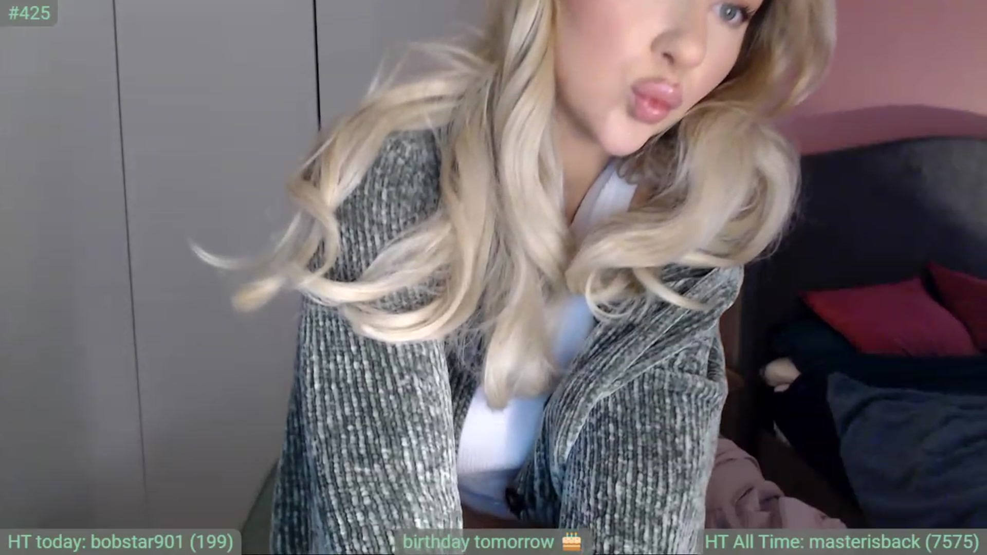 Gallery image thumbnail from PetiteAvax's myfreecams stream on, 01/25/2024, 10:53 image 7 of 20