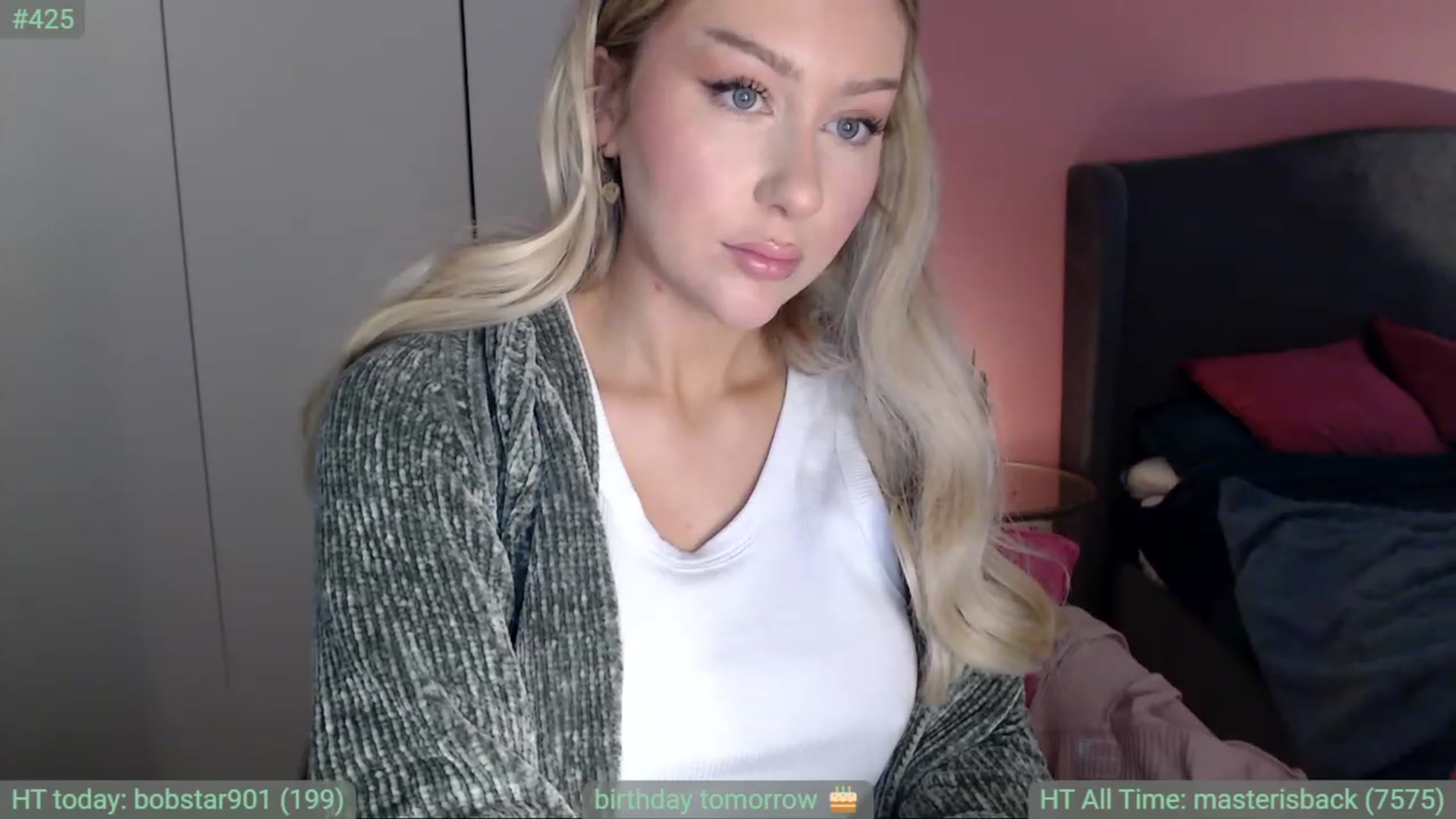 Gallery image thumbnail from PetiteAvax's myfreecams stream on, 01/25/2024, 10:53 image 13 of 20
