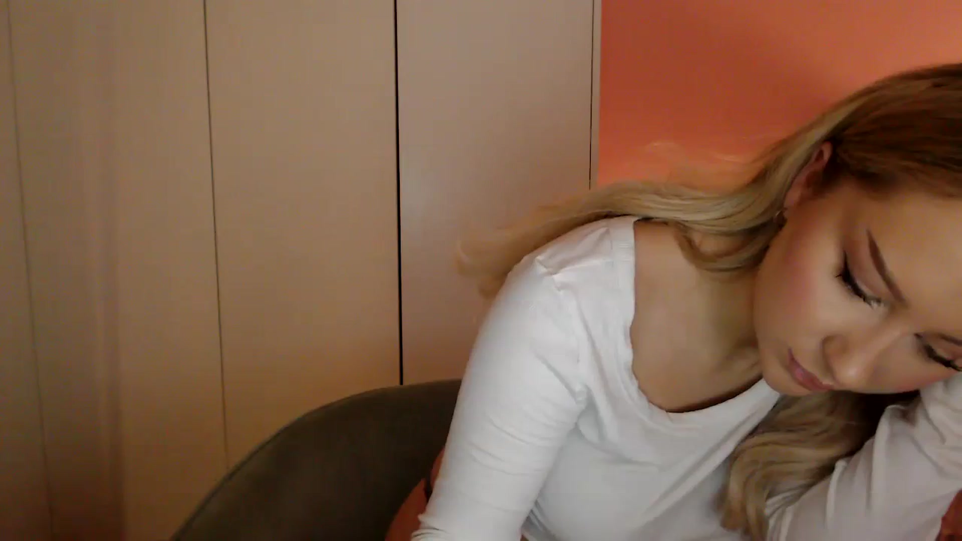 Gallery image thumbnail from PetiteAvax's myfreecams stream on, 02/05/2024, 20:09 image 20 of 20