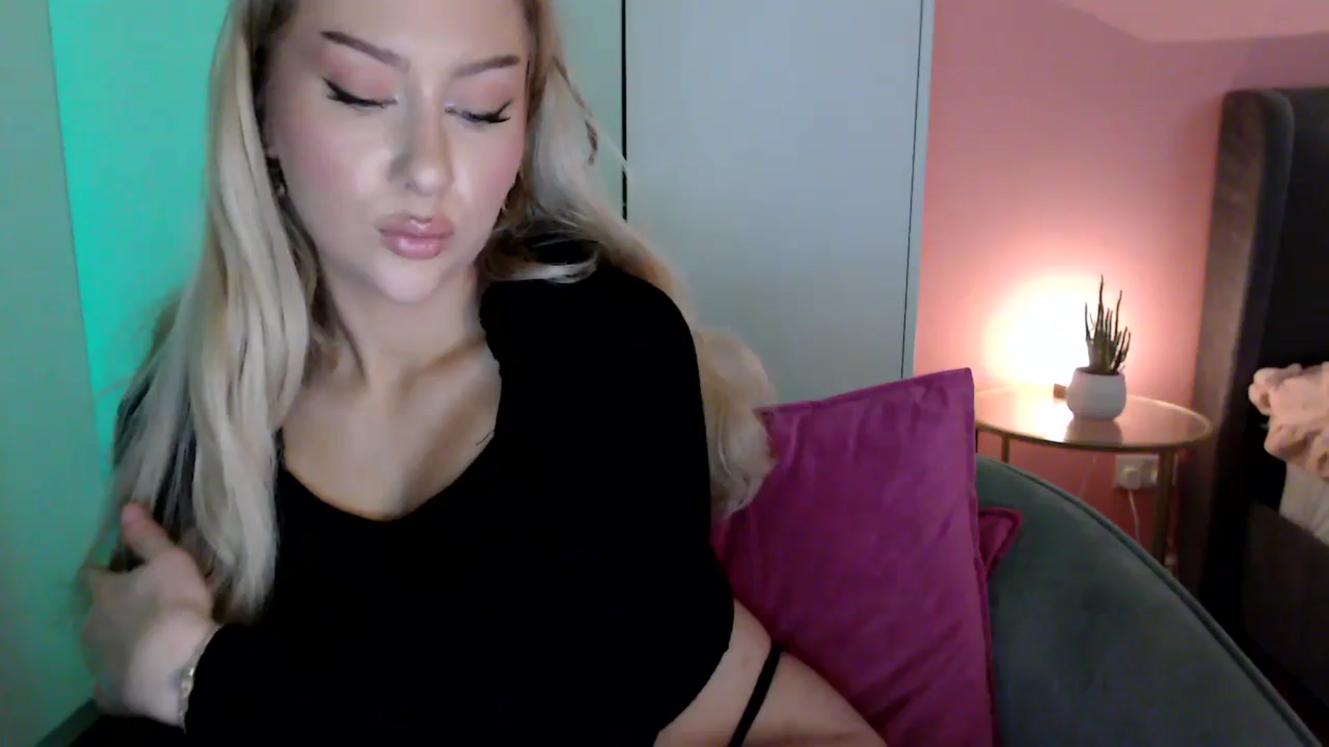 Gallery image thumbnail from PetiteAvax's myfreecams stream on, 02/08/2024, 18:09 image 20 of 20