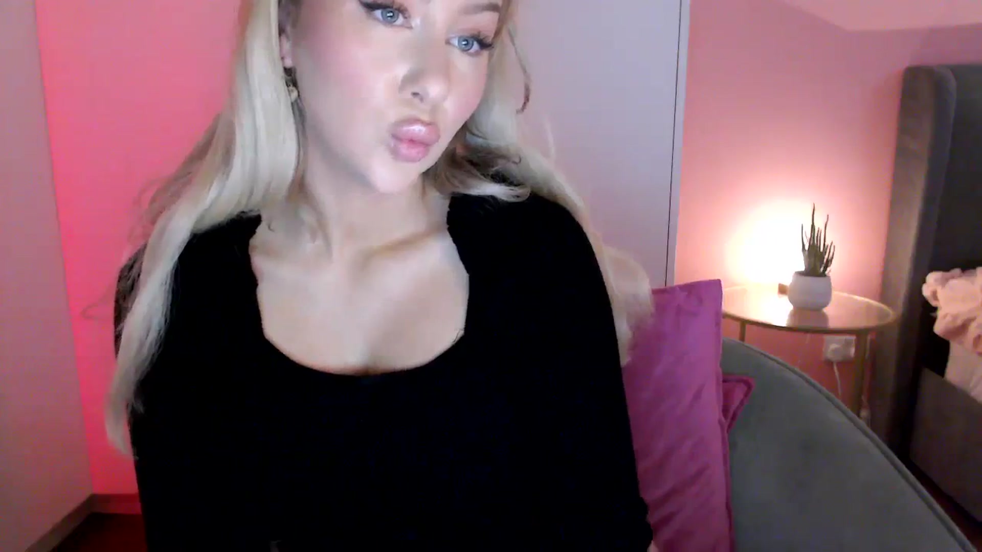 Gallery image thumbnail from PetiteAvax's myfreecams stream on, 02/08/2024, 18:09 image 18 of 20
