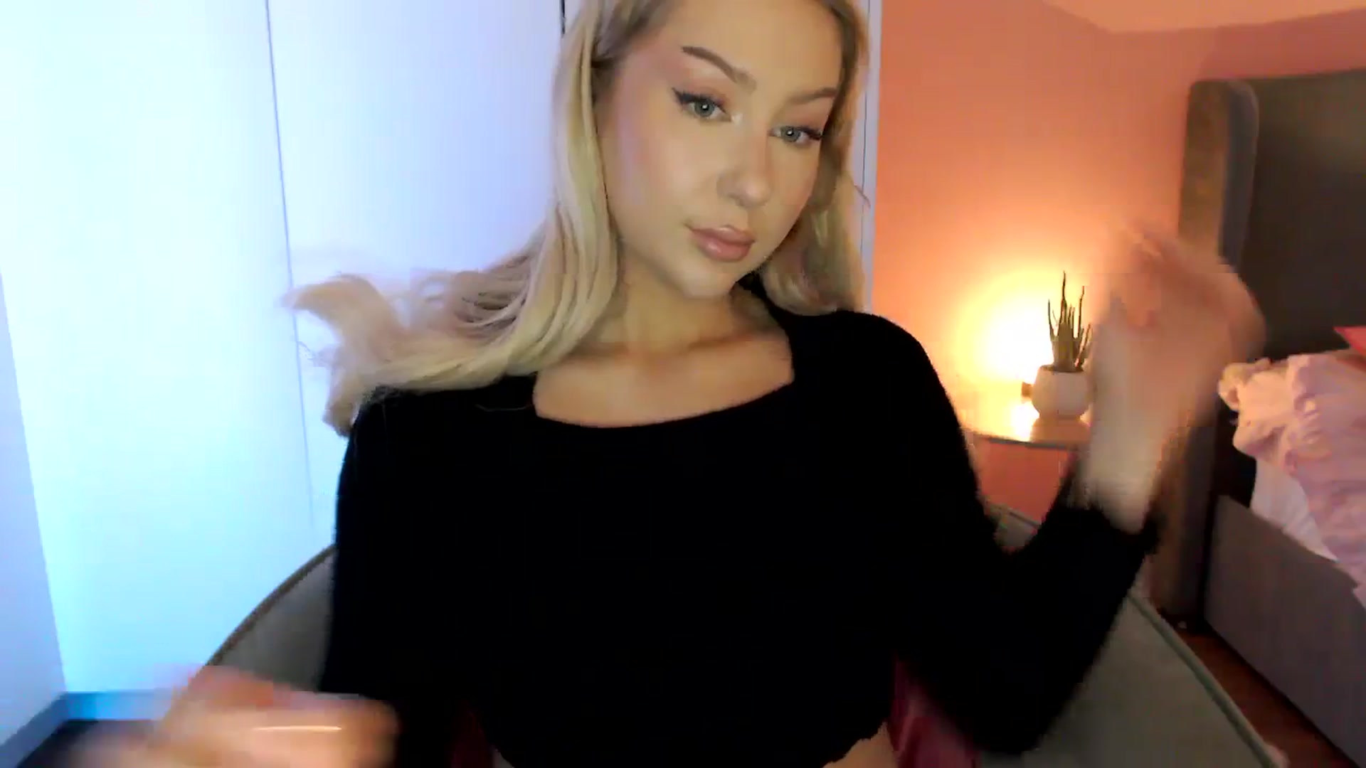 Gallery image thumbnail from PetiteAvax's myfreecams stream on, 02/08/2024, 18:09 image 10 of 20