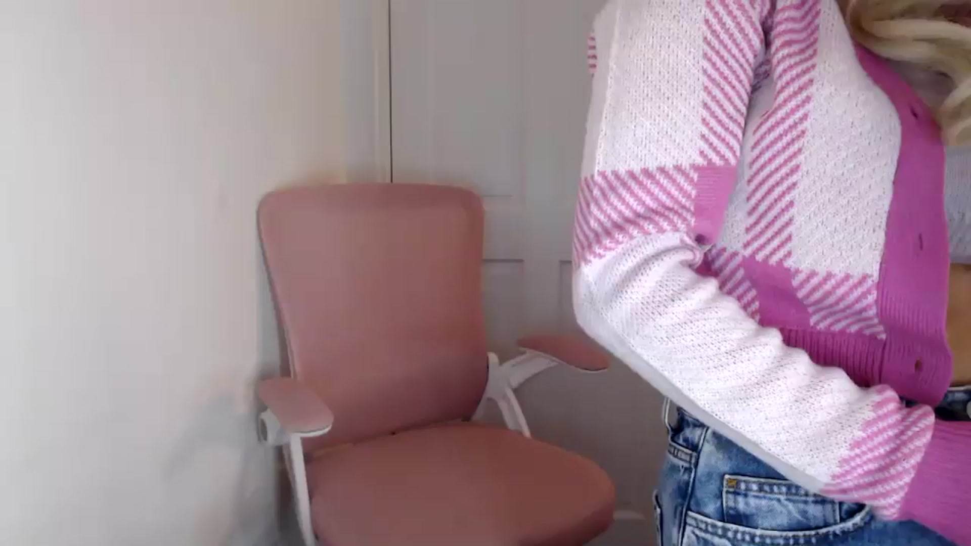 Gallery image thumbnail from PetiteAvax's myfreecams stream on, 02/10/2024, 15:41 image 1 of 20
