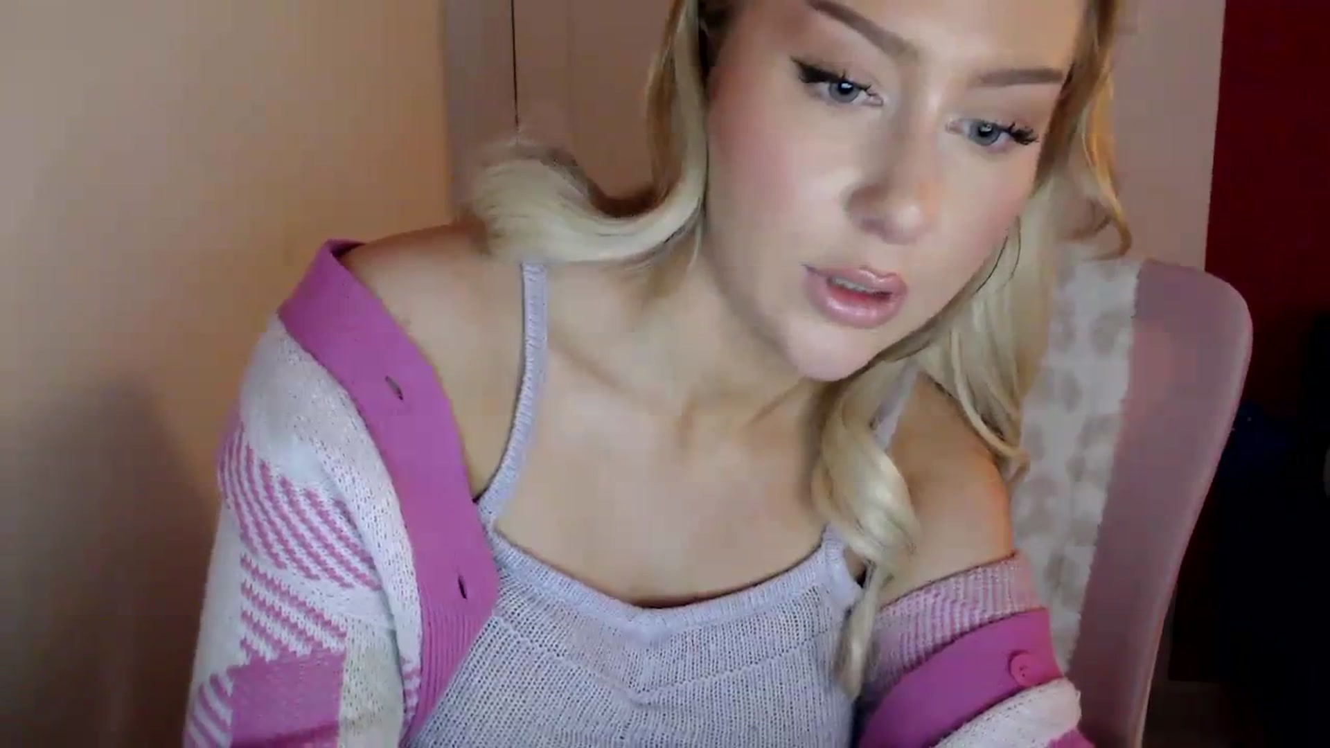 Gallery image thumbnail from PetiteAvax's myfreecams stream on, 02/10/2024, 20:46 image 8 of 20