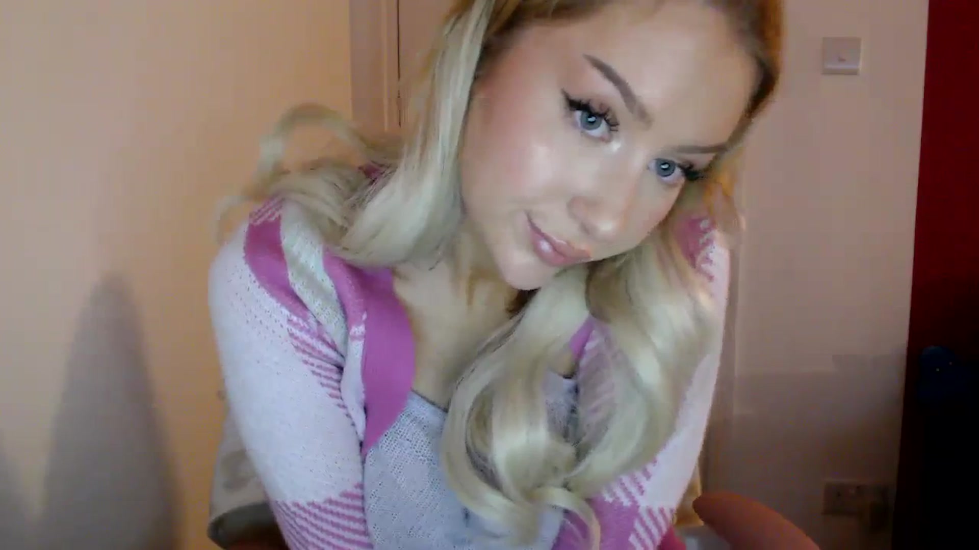 Gallery image thumbnail from PetiteAvax's myfreecams stream on, 02/10/2024, 21:28 image 12 of 20