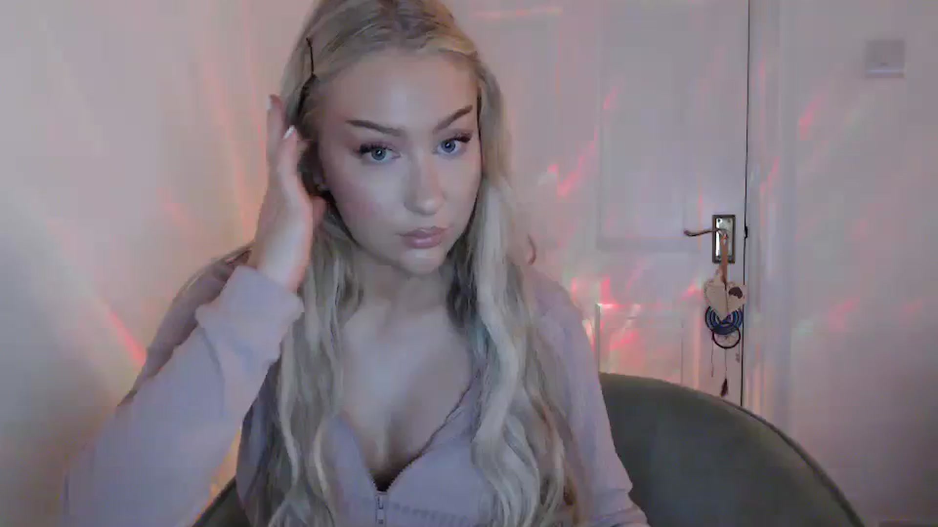 Gallery image thumbnail from PetiteAvax's myfreecams stream on, 02/16/2024, 20:50 image 13 of 20