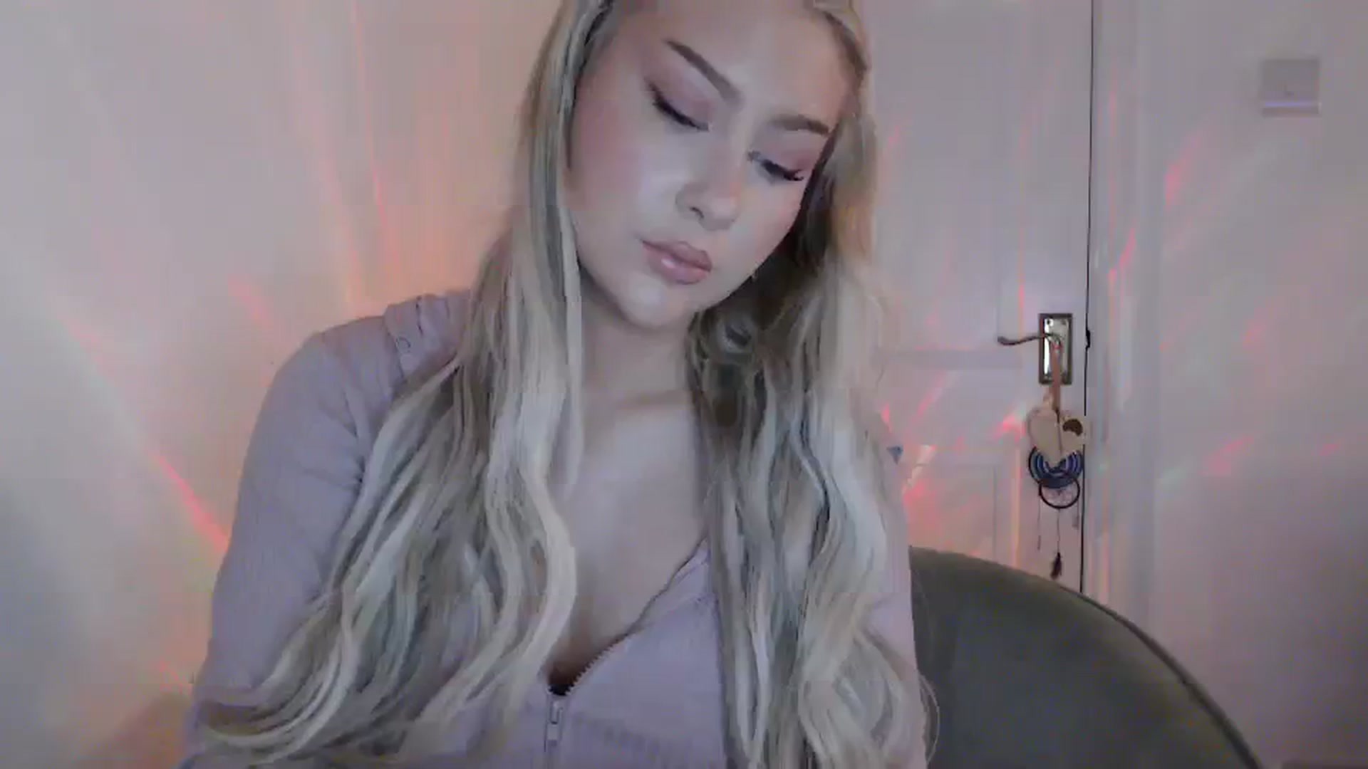 Gallery image thumbnail from PetiteAvax's myfreecams stream on, 02/16/2024, 20:50 image 15 of 20
