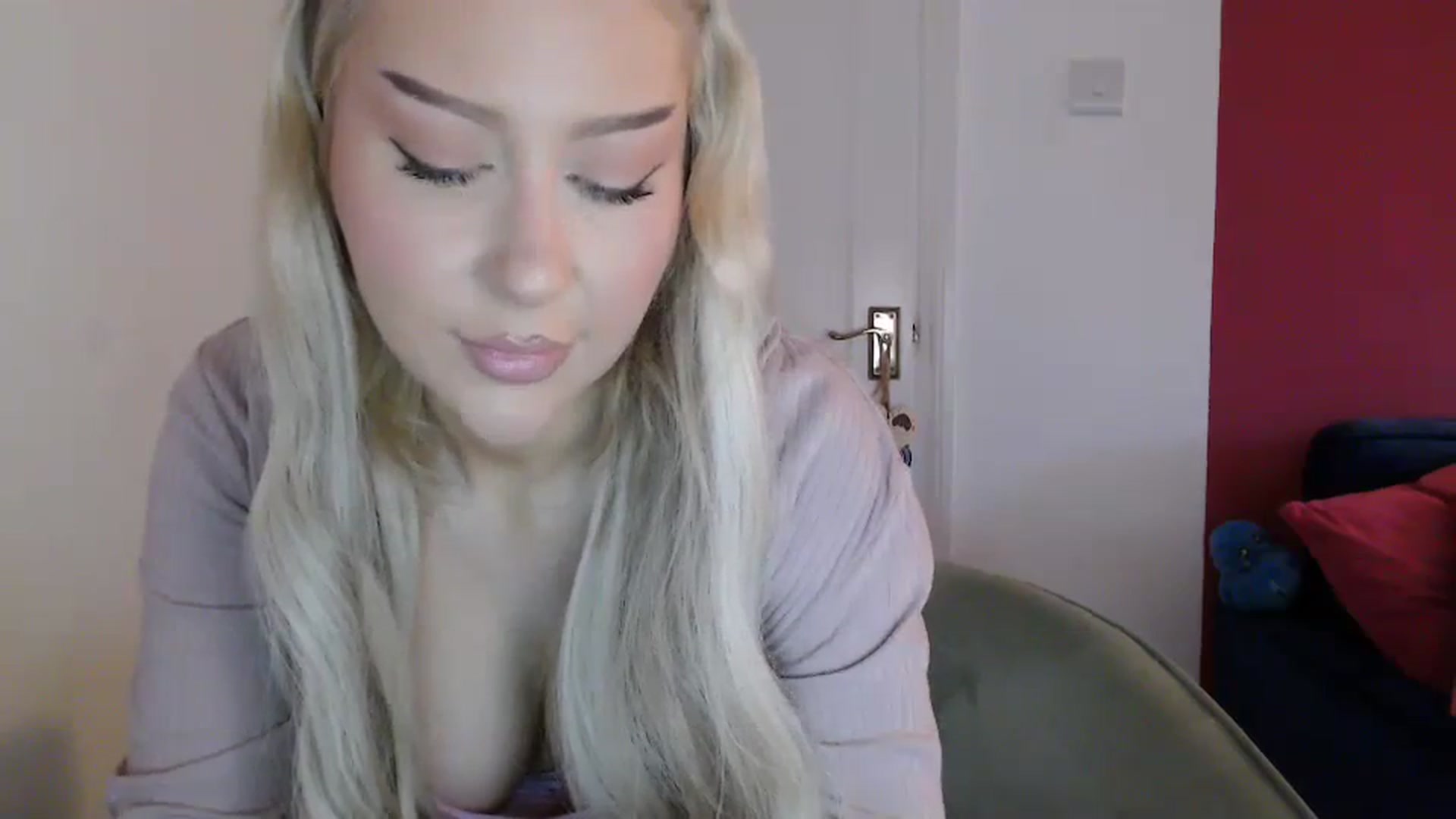 Gallery image thumbnail from PetiteAvax's myfreecams stream on, 02/17/2024, 17:23 image 13 of 20
