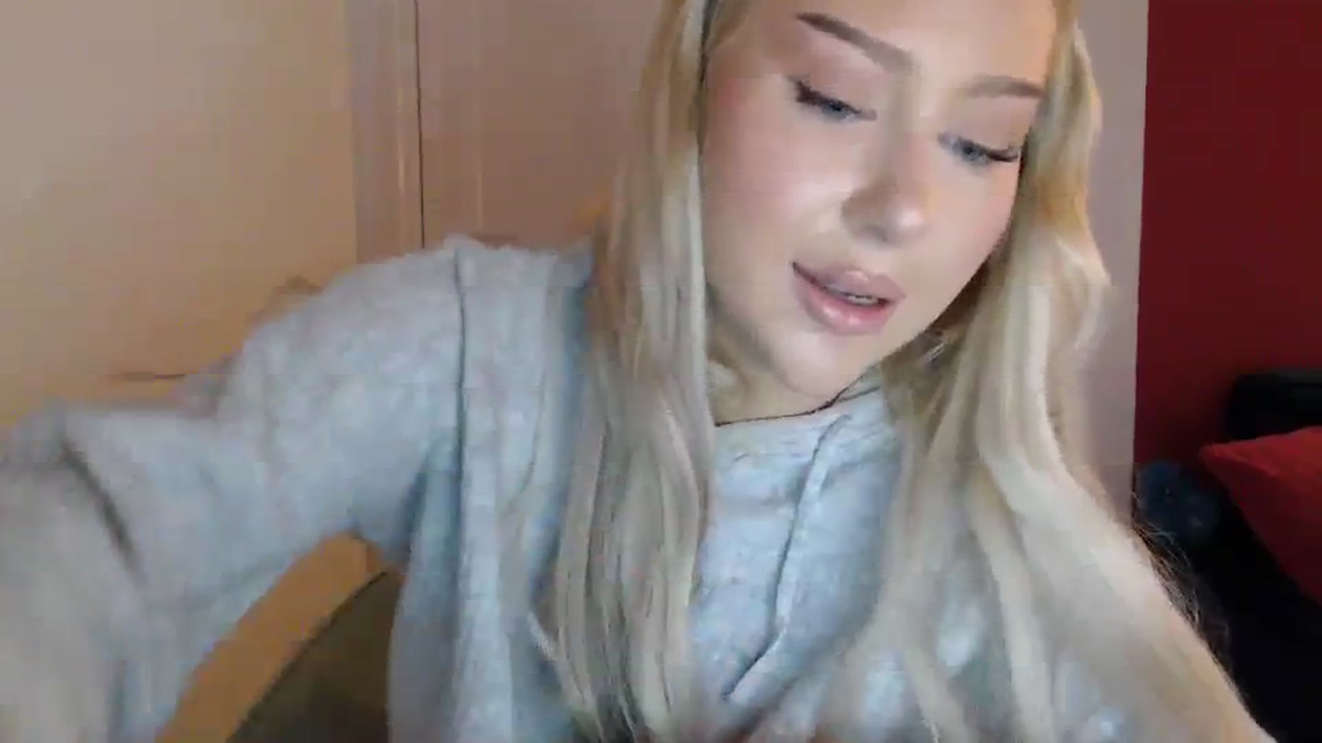 Gallery image thumbnail from PetiteAvax's myfreecams stream on, 02/17/2024, 19:34 image 5 of 20