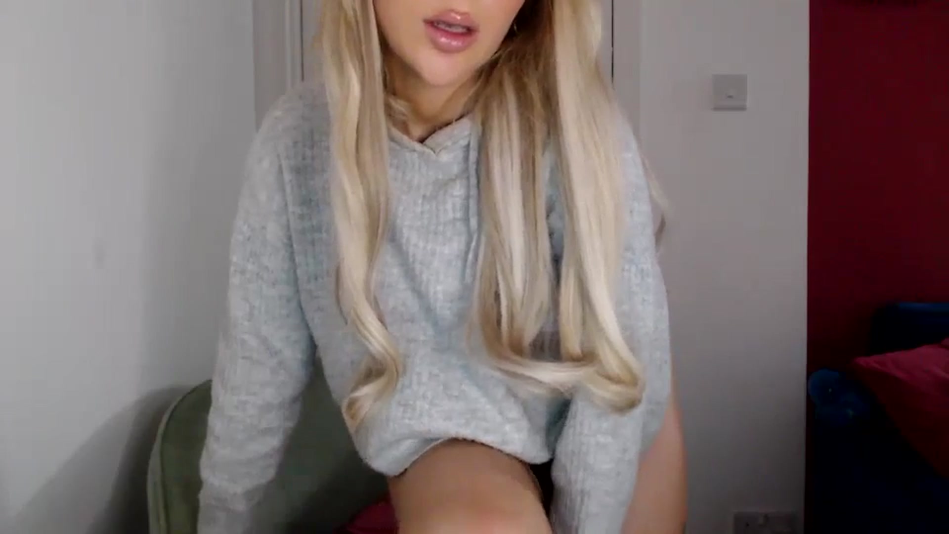 Gallery image thumbnail from PetiteAvax's myfreecams stream on, 02/17/2024, 23:04 image 6 of 20