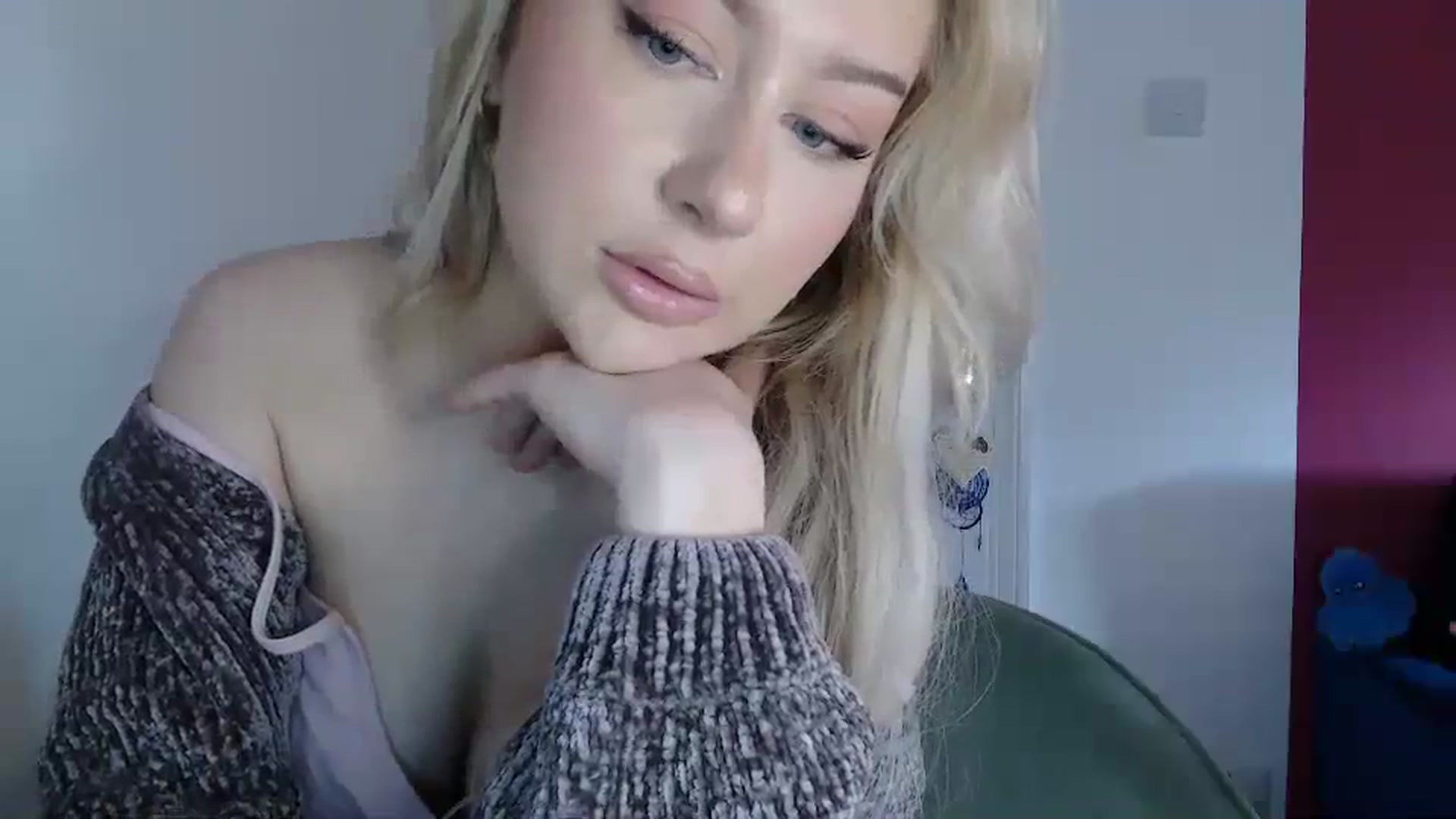 Gallery image thumbnail from PetiteAvax's myfreecams stream on, 02/22/2024, 17:00 image 7 of 20