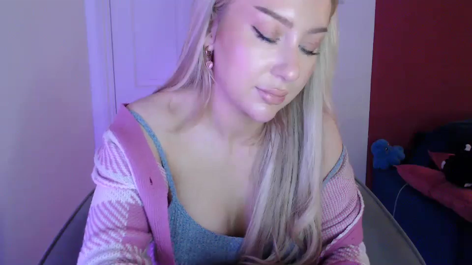 Gallery image thumbnail from PetiteAvax's myfreecams stream on, 02/27/2024, 21:12 image 14 of 20