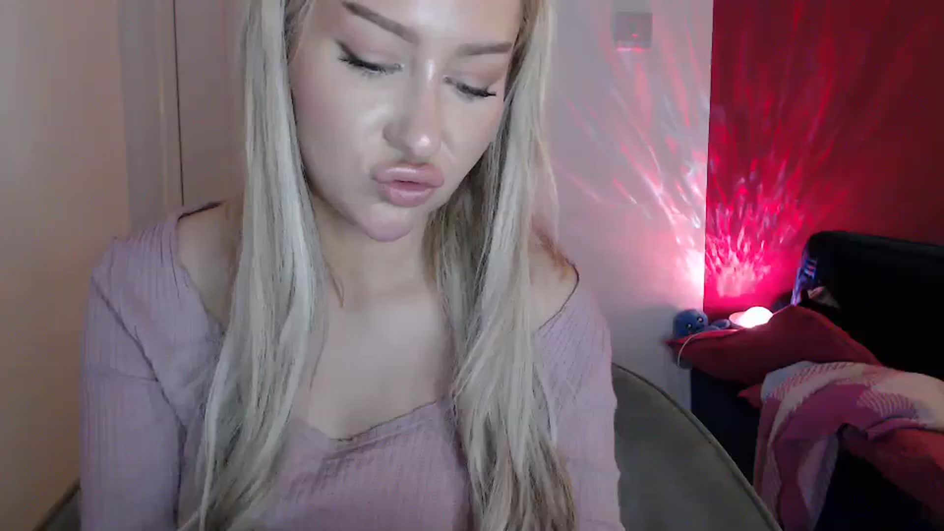 Gallery image thumbnail from PetiteAvax's myfreecams stream on, 03/03/2024, 19:17 image 13 of 20
