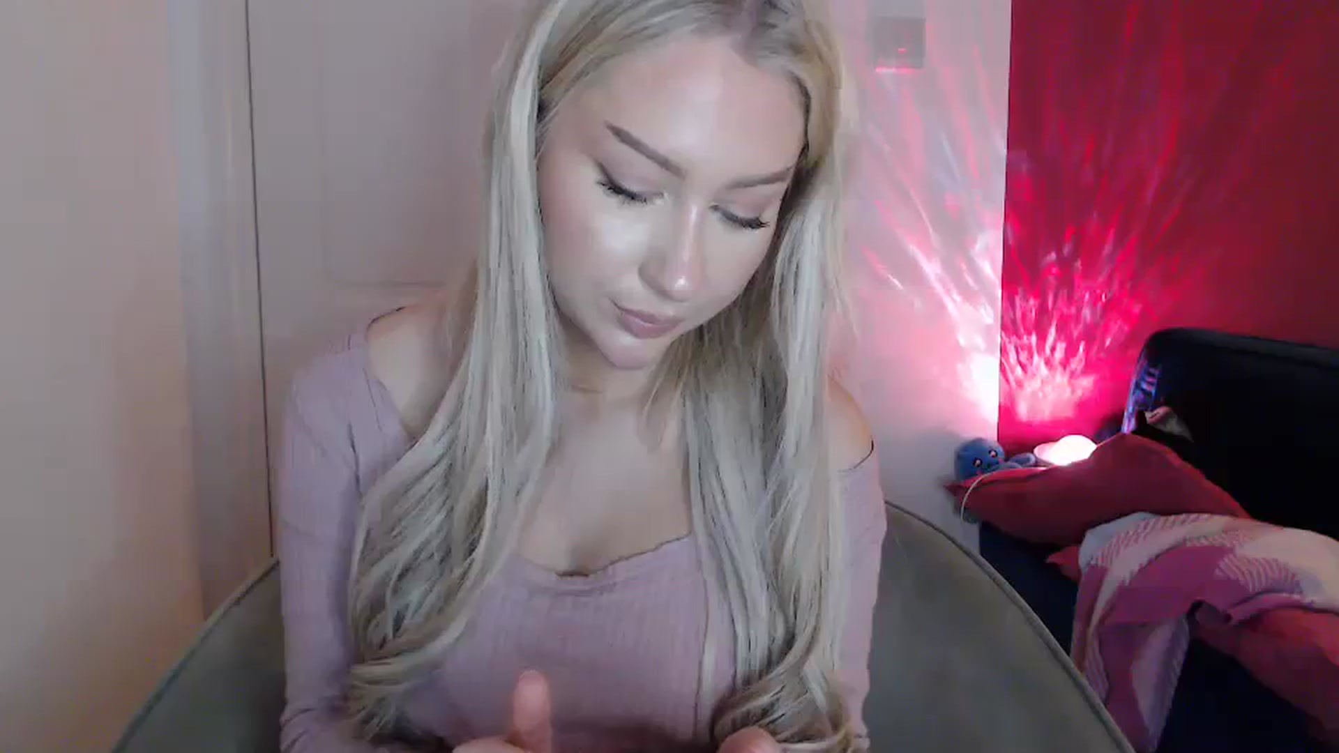 Gallery image thumbnail from PetiteAvax's myfreecams stream on, 03/03/2024, 19:17 image 11 of 20