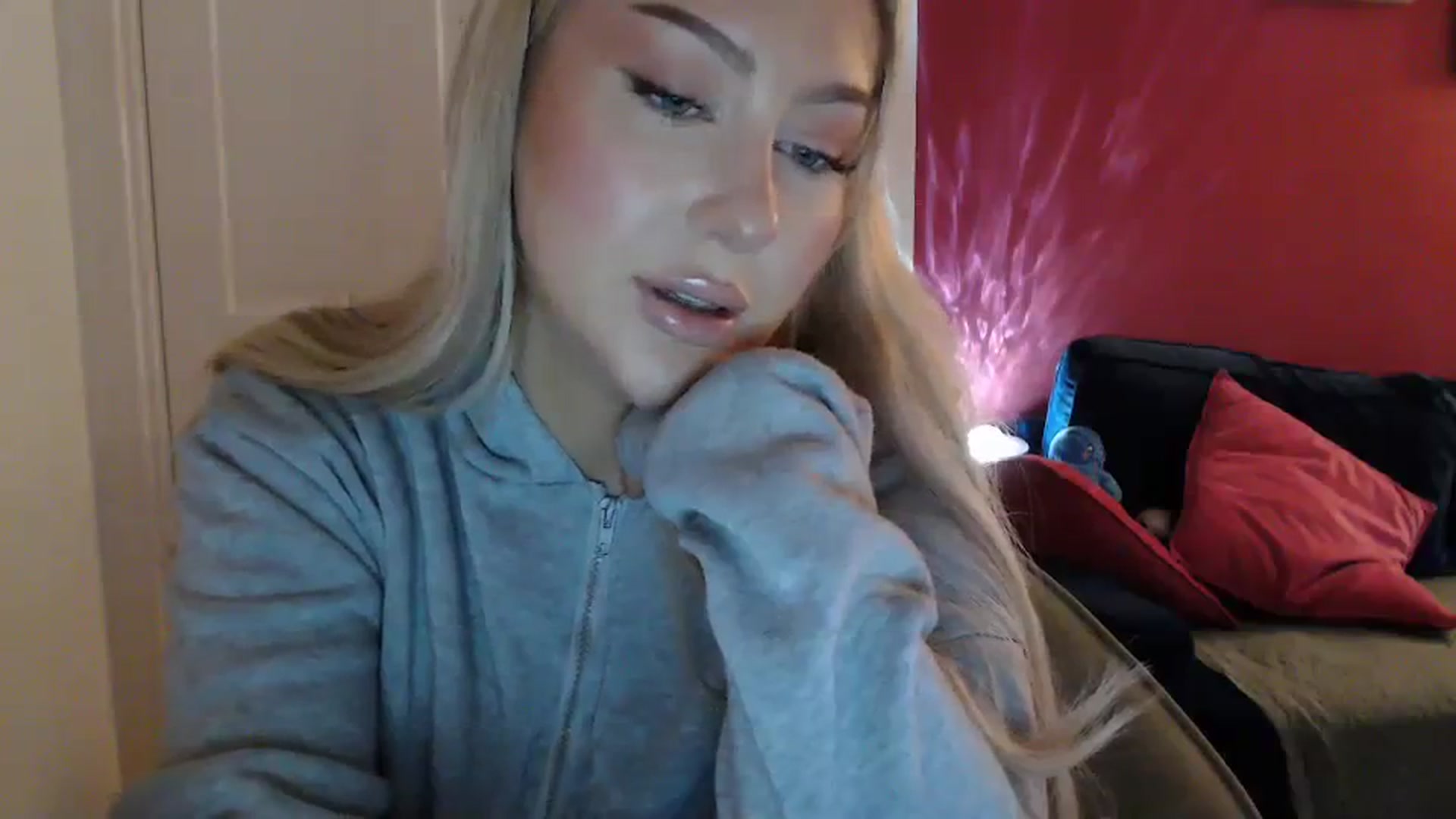 Gallery image thumbnail from PetiteAvax's myfreecams stream on, 03/05/2024, 17:27 image 20 of 20