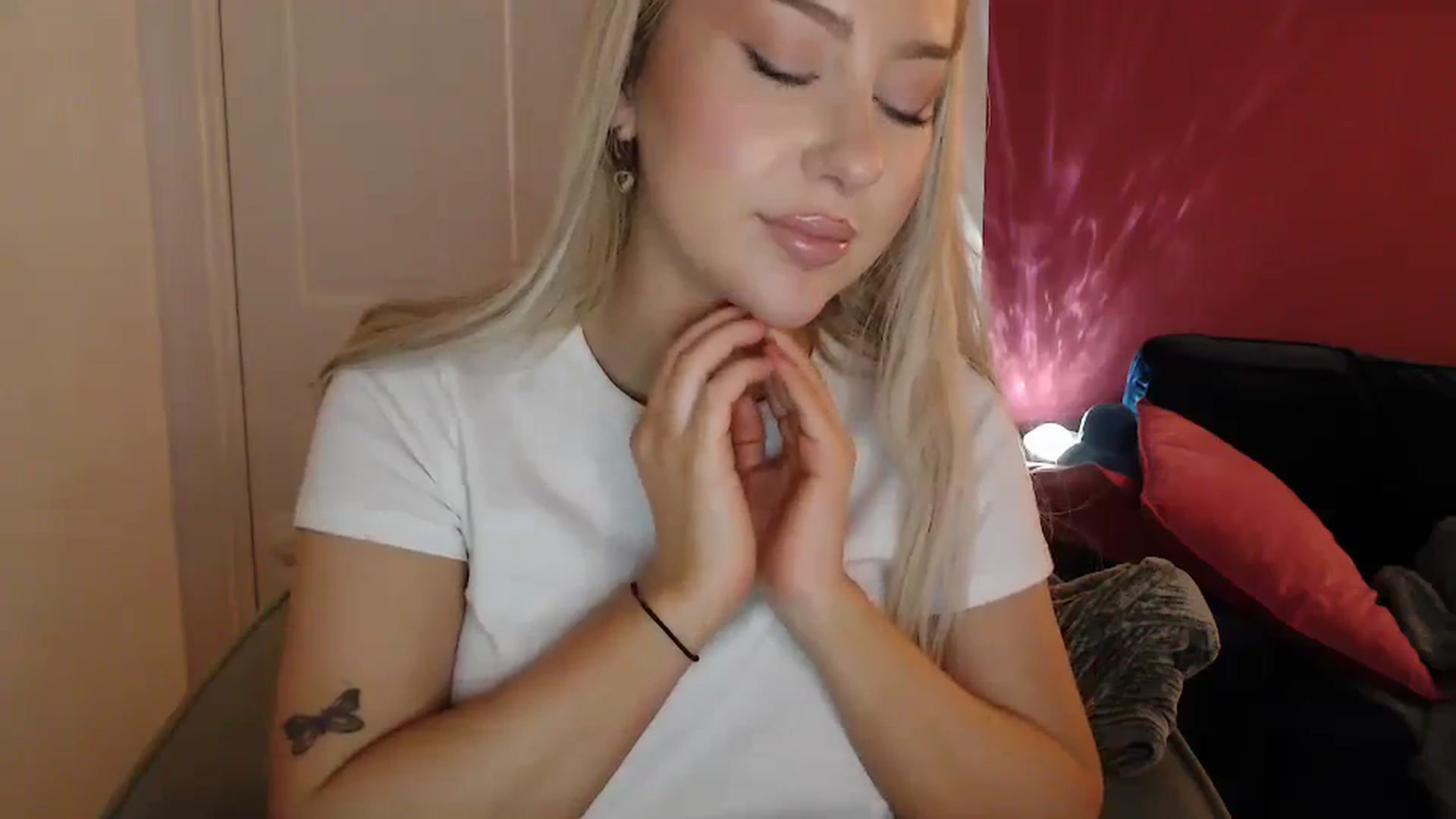 Gallery image thumbnail from PetiteAvax's myfreecams stream on, 03/05/2024, 19:14 image 9 of 20