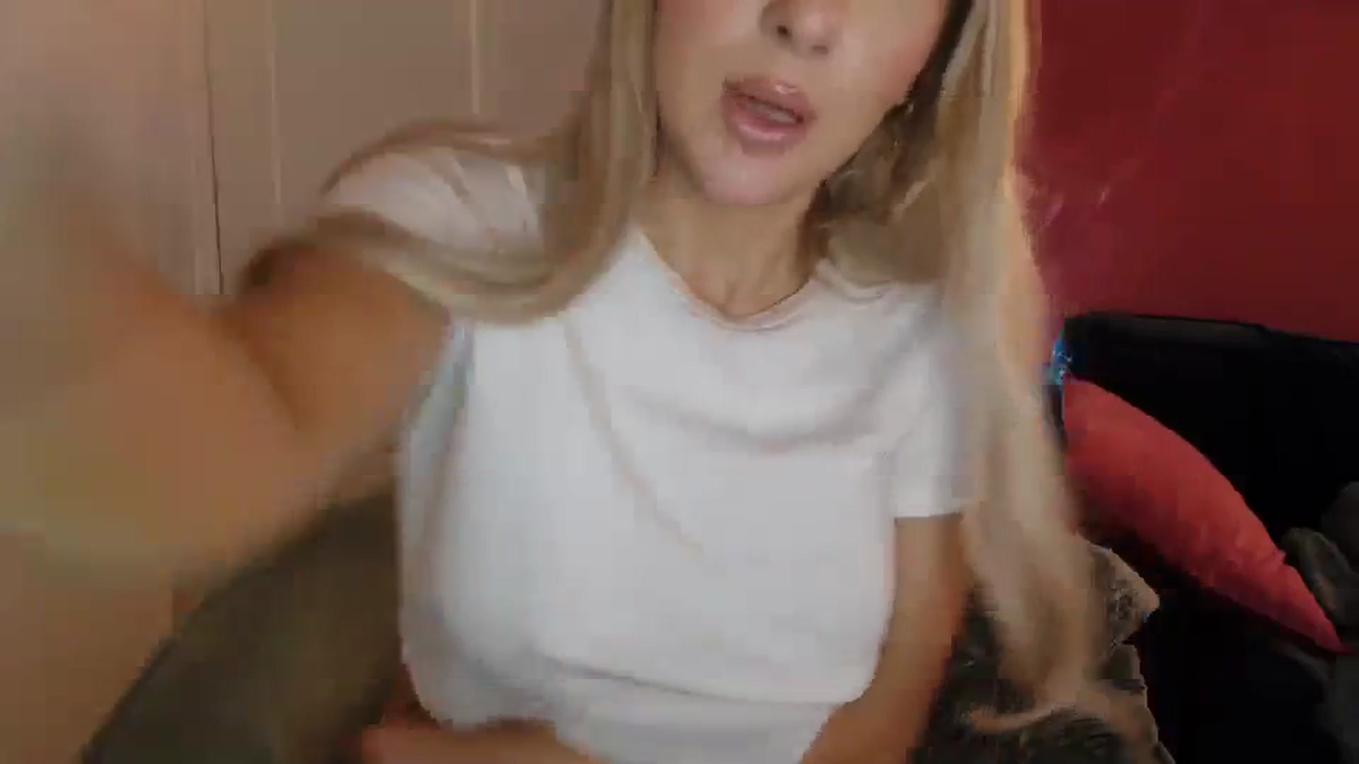 Gallery image thumbnail from PetiteAvax's myfreecams stream on, 03/05/2024, 19:14 image 10 of 20