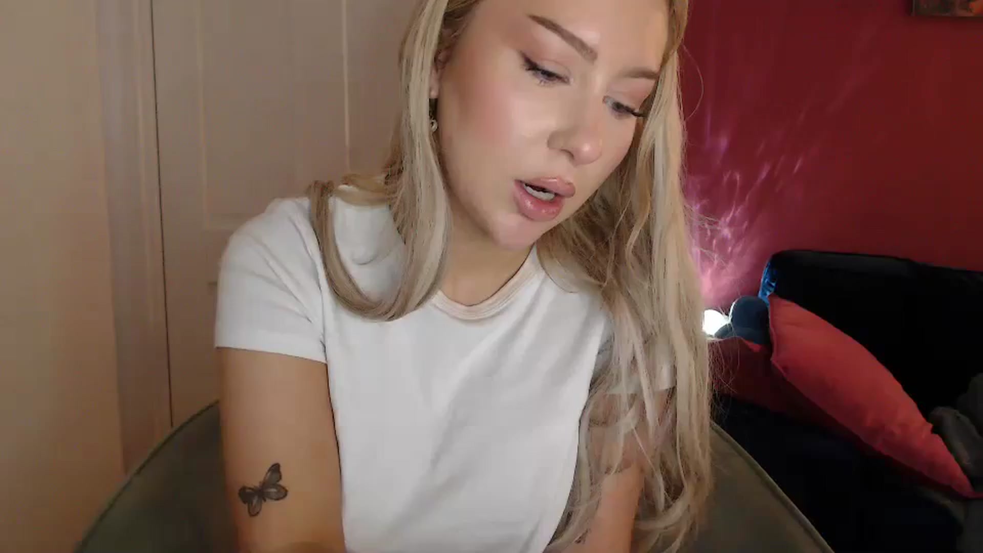 Gallery image thumbnail from PetiteAvax's myfreecams stream on, 03/05/2024, 19:14 image 19 of 20
