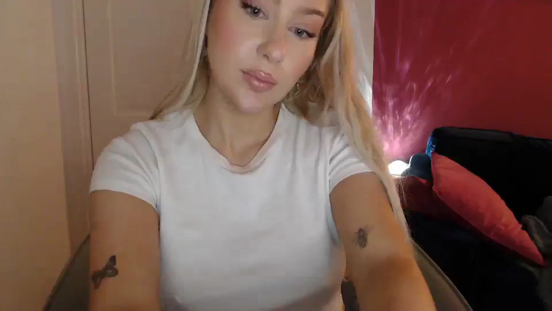 Gallery image thumbnail from PetiteAvax's myfreecams stream on, 03/05/2024, 19:14 image 4 of 20
