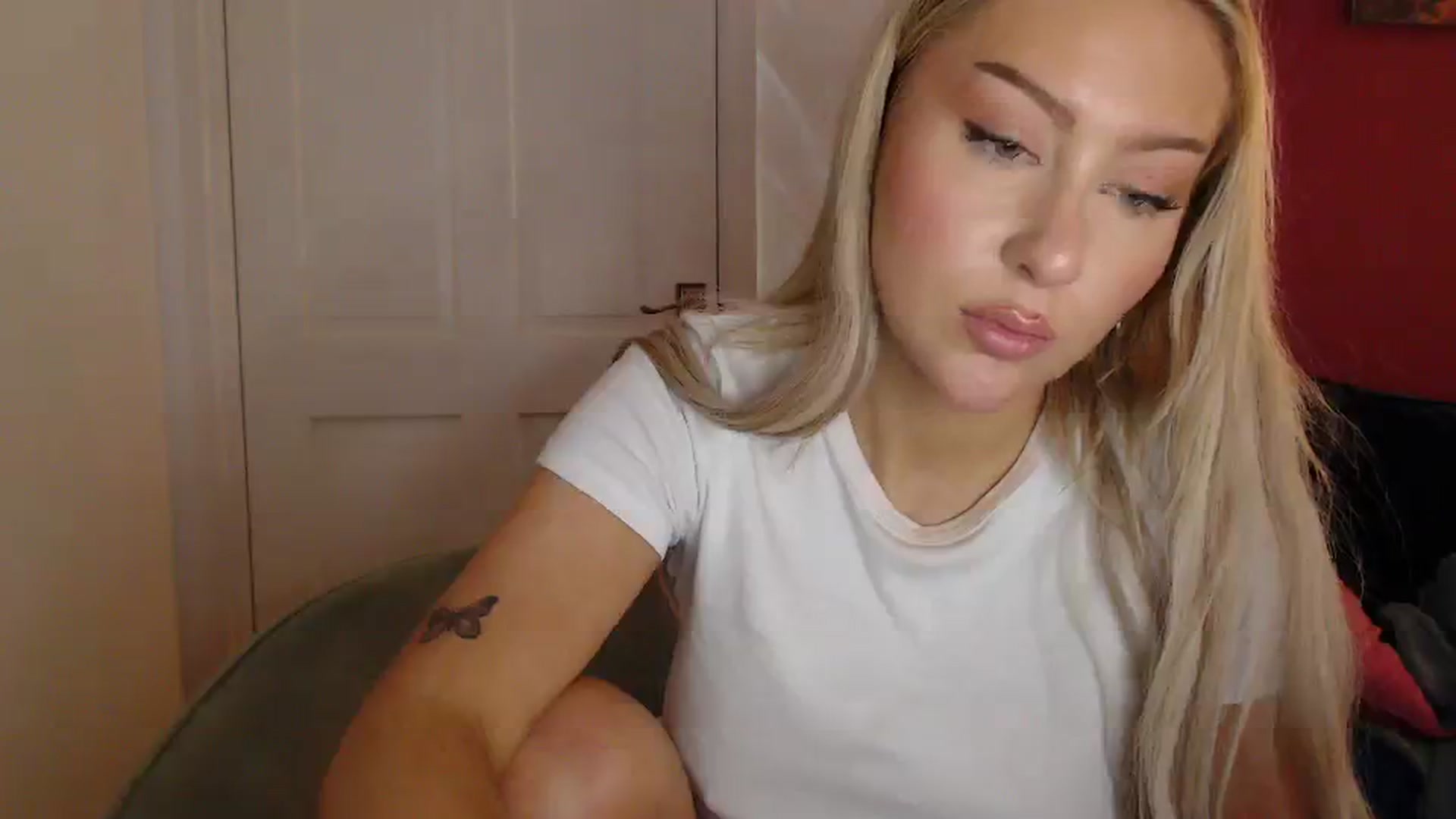 Gallery image thumbnail from PetiteAvax's myfreecams stream on, 03/05/2024, 19:14 image 20 of 20