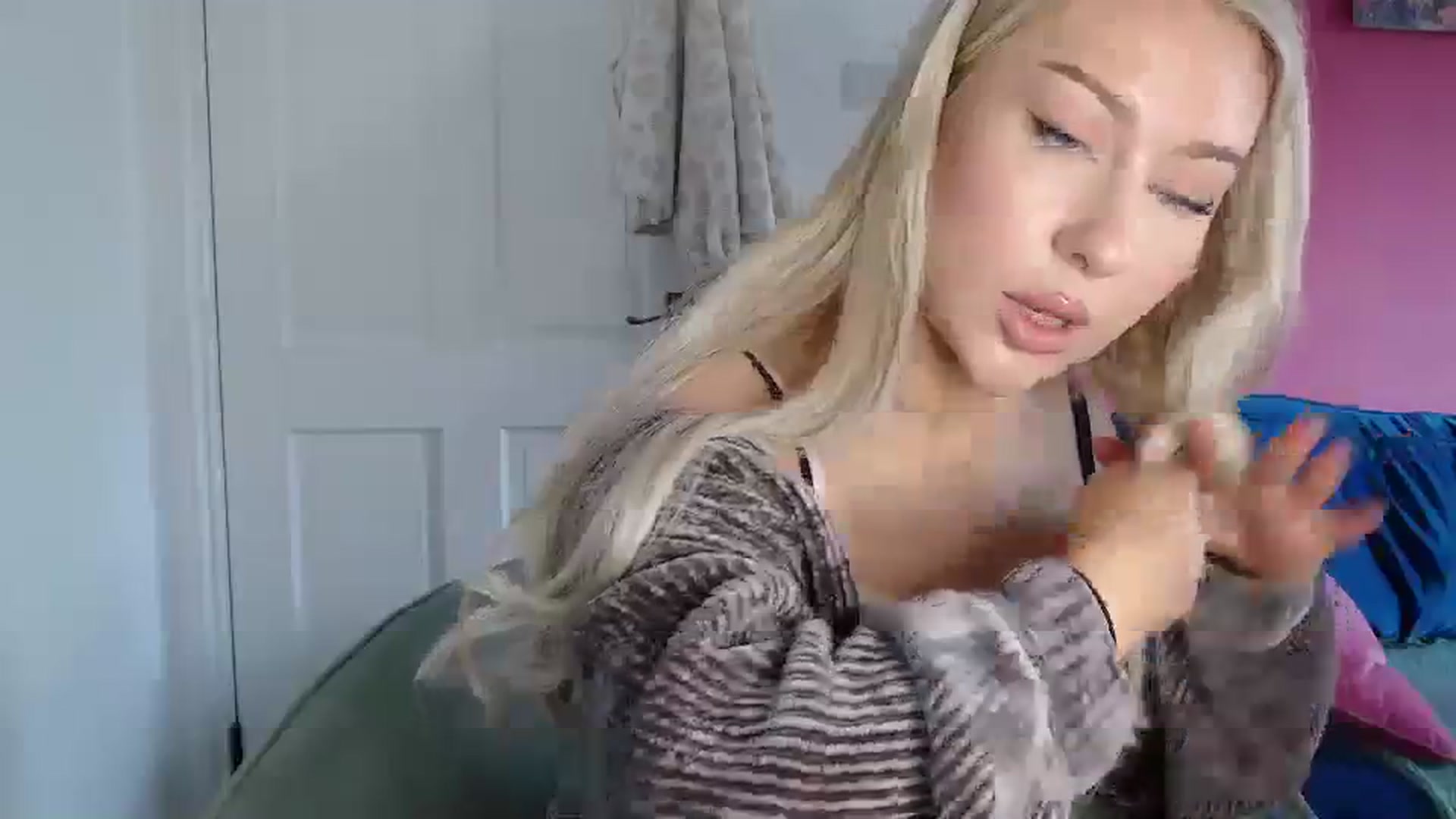 Gallery image thumbnail from PetiteAvax's myfreecams stream on, 03/06/2024, 16:49 image 20 of 20