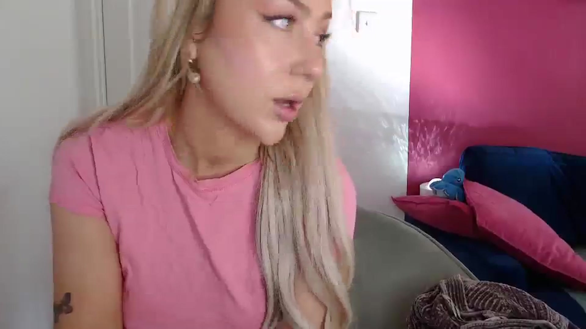 Gallery image thumbnail from PetiteAvax's myfreecams stream on, 03/07/2024, 15:26 image 15 of 20