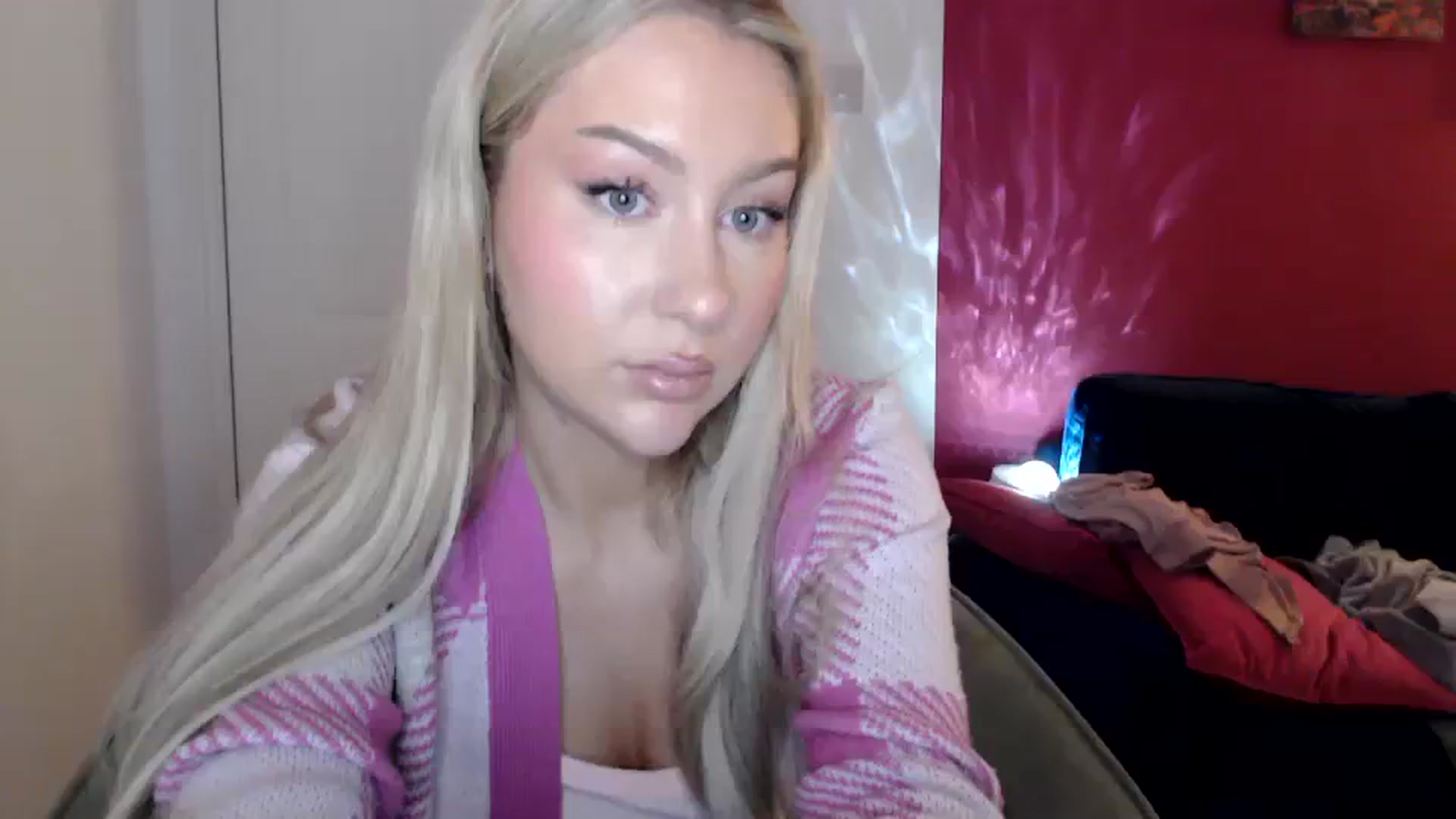 Gallery image thumbnail from PetiteAvax's myfreecams stream on, 03/11/2024, 19:38 image 1 of 20