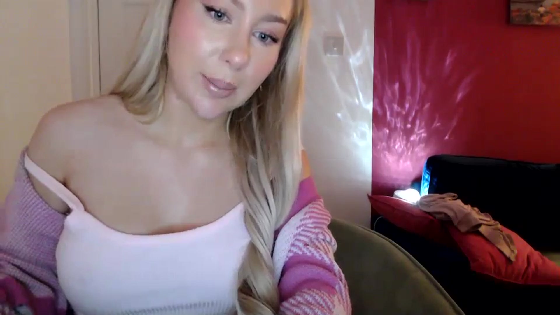 Gallery image thumbnail from PetiteAvax's myfreecams stream on, 03/11/2024, 19:38 image 8 of 20