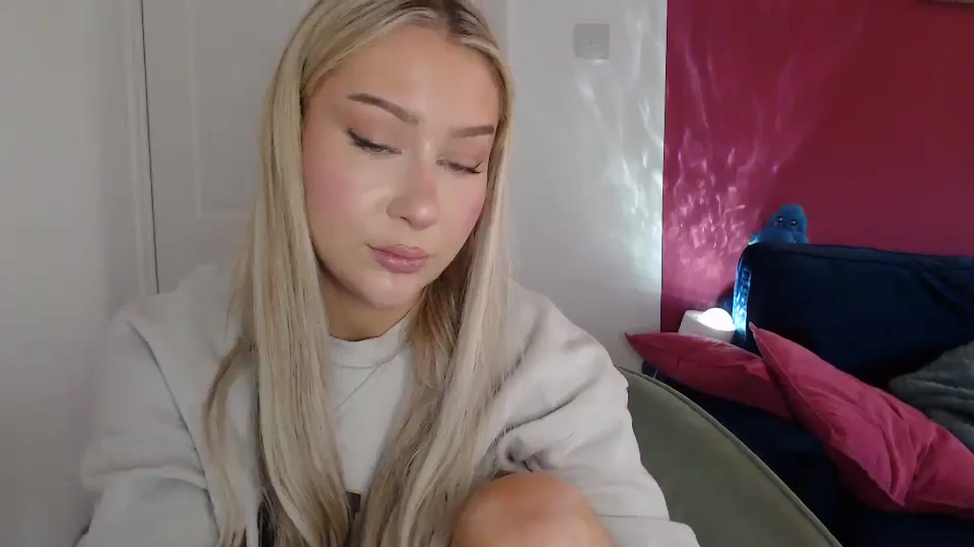 Gallery image thumbnail from PetiteAvax's myfreecams stream on, 03/13/2024, 15:01 image 19 of 20