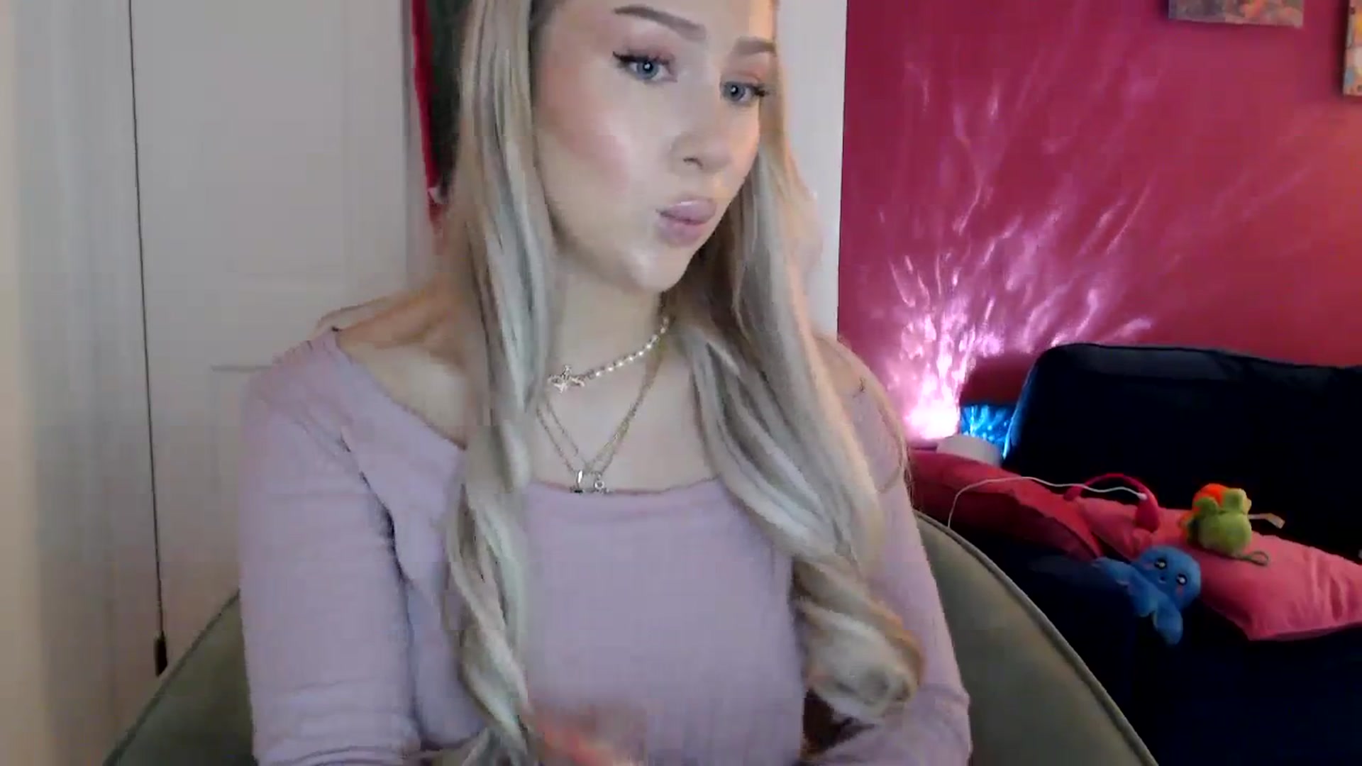 Gallery image thumbnail from PetiteAvax's myfreecams stream on, 03/16/2024, 16:49 image 4 of 20
