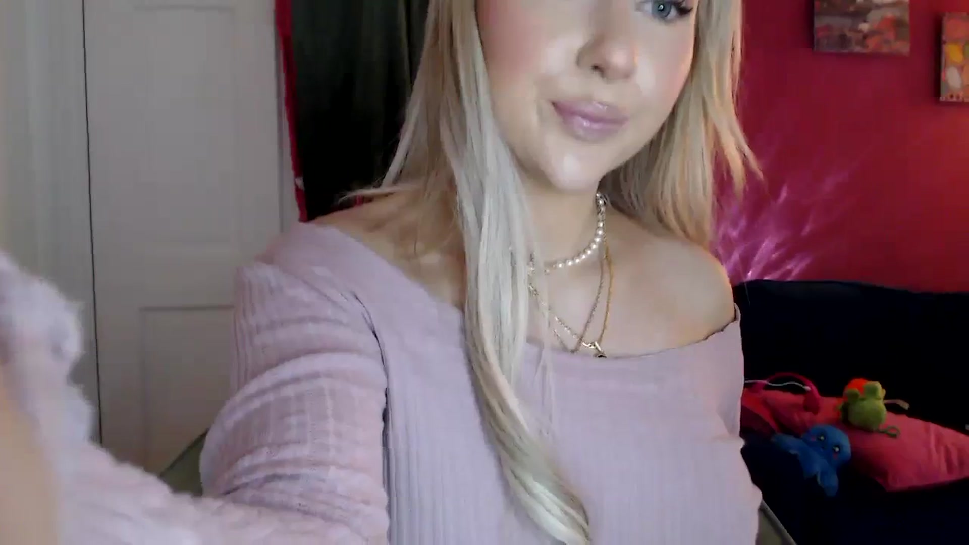 Gallery image thumbnail from PetiteAvax's myfreecams stream on, 03/16/2024, 16:49 image 12 of 20