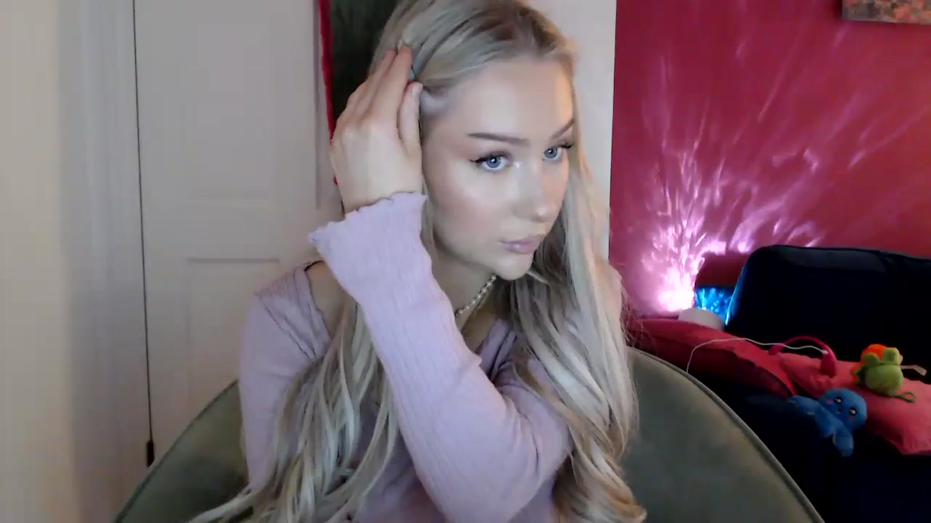Gallery image thumbnail from PetiteAvax's myfreecams stream on, 03/16/2024, 16:49 image 1 of 20