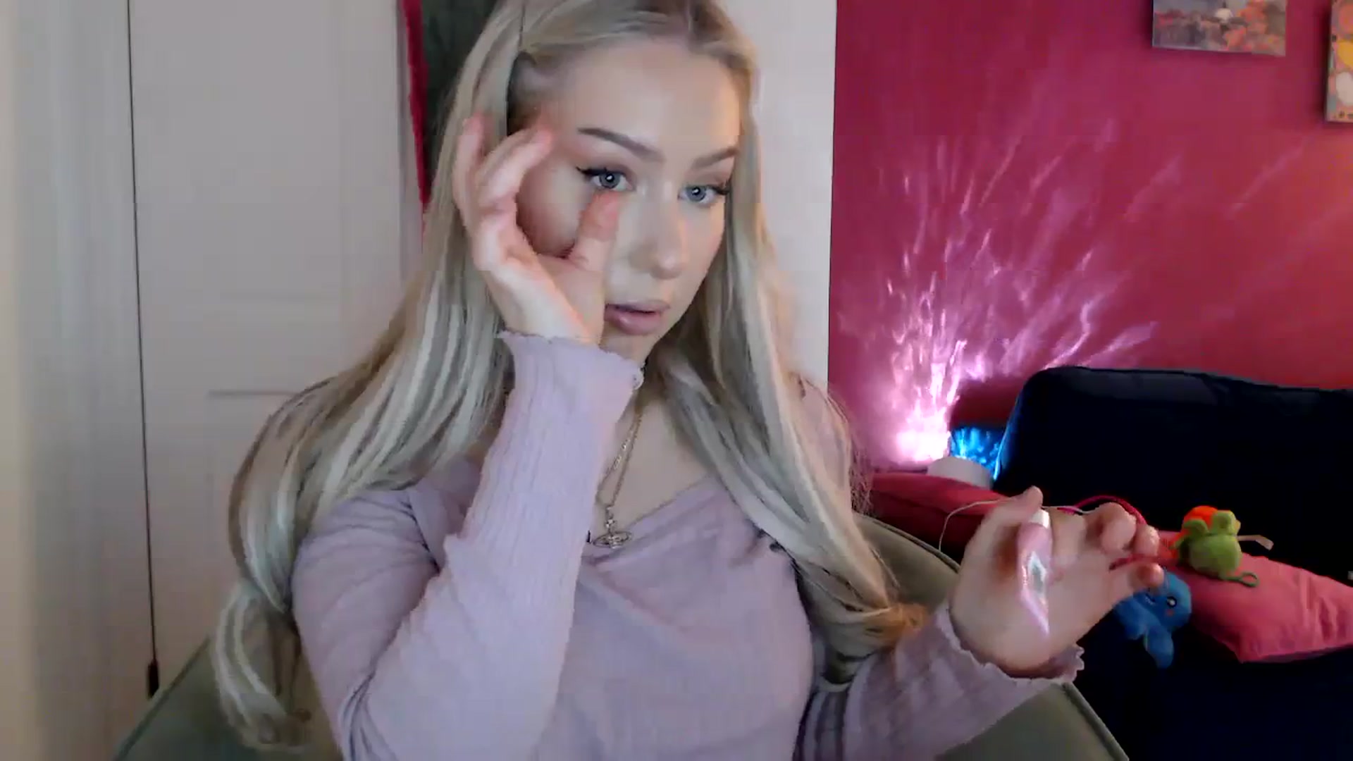 Gallery image thumbnail from PetiteAvax's myfreecams stream on, 03/16/2024, 16:49 image 2 of 20