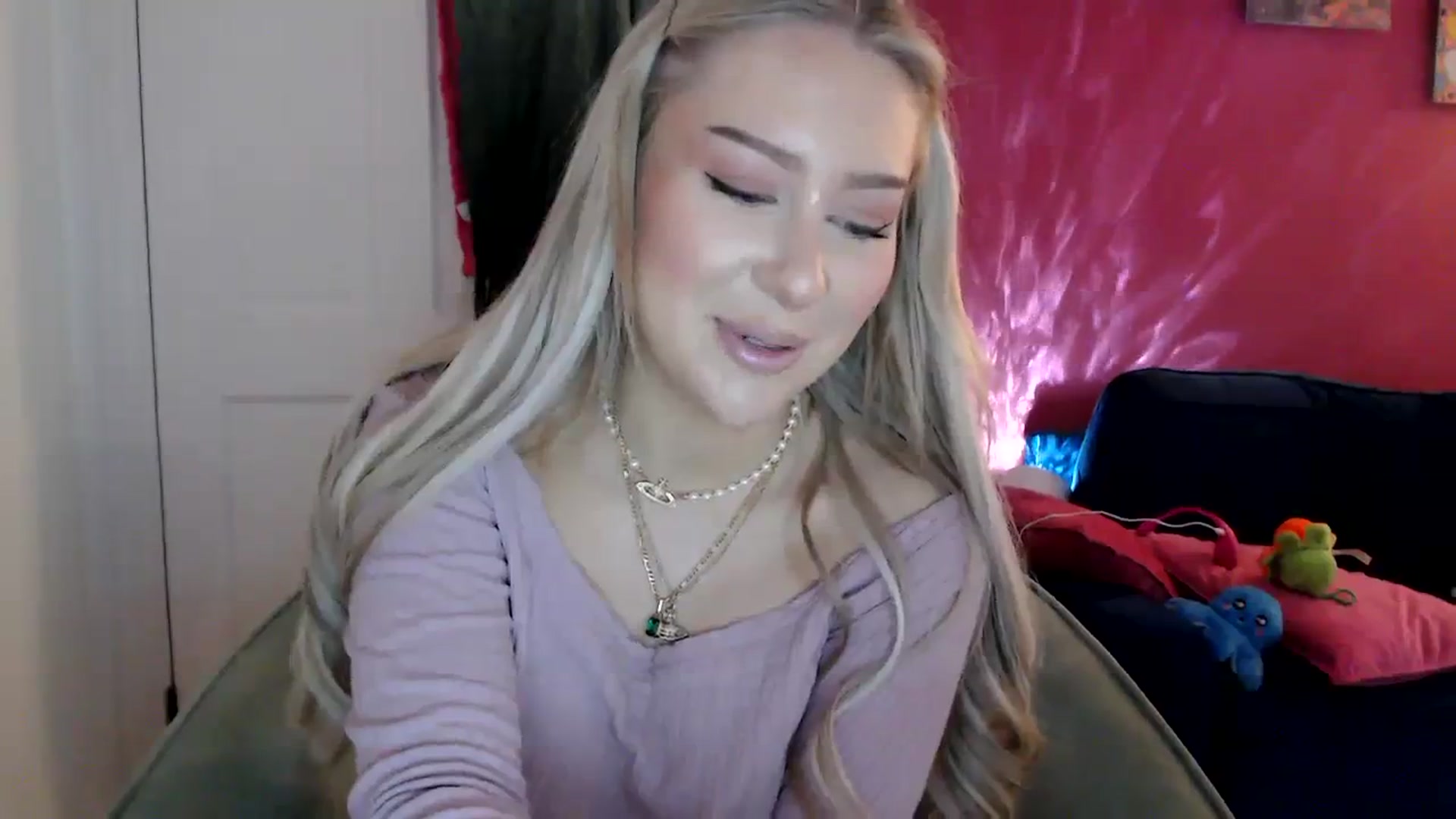 Gallery image thumbnail from PetiteAvax's myfreecams stream on, 03/16/2024, 16:49 image 3 of 20