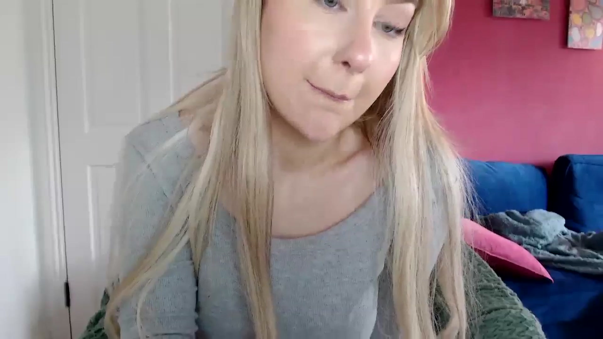 Gallery image thumbnail from PetiteAvax's myfreecams stream on, 03/25/2024, 15:39 image 9 of 20